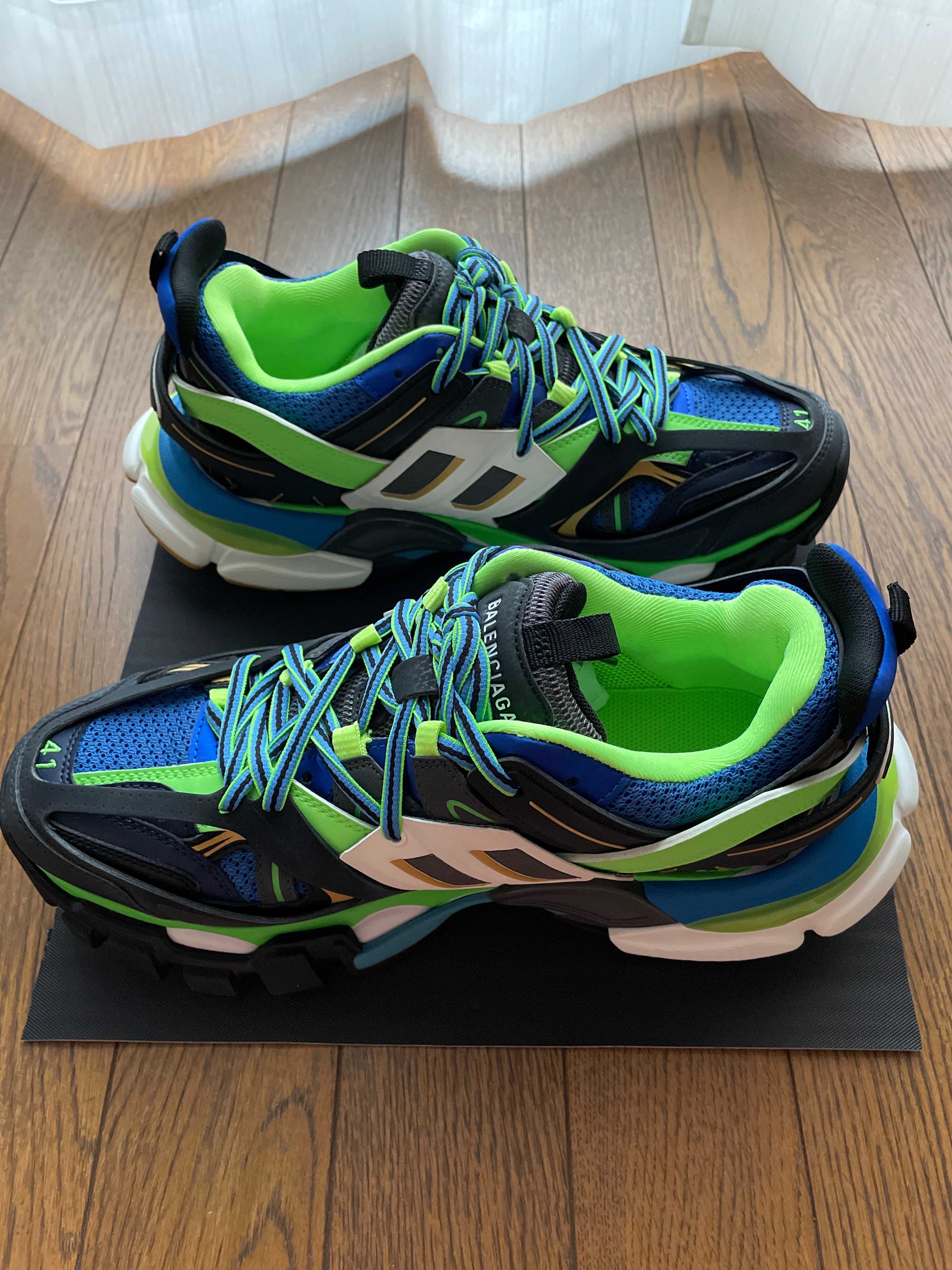 BALENCIAGA Triple S "Black/Red"