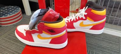 Nike Air Jordan 1 High OG "Light Fusion Red"