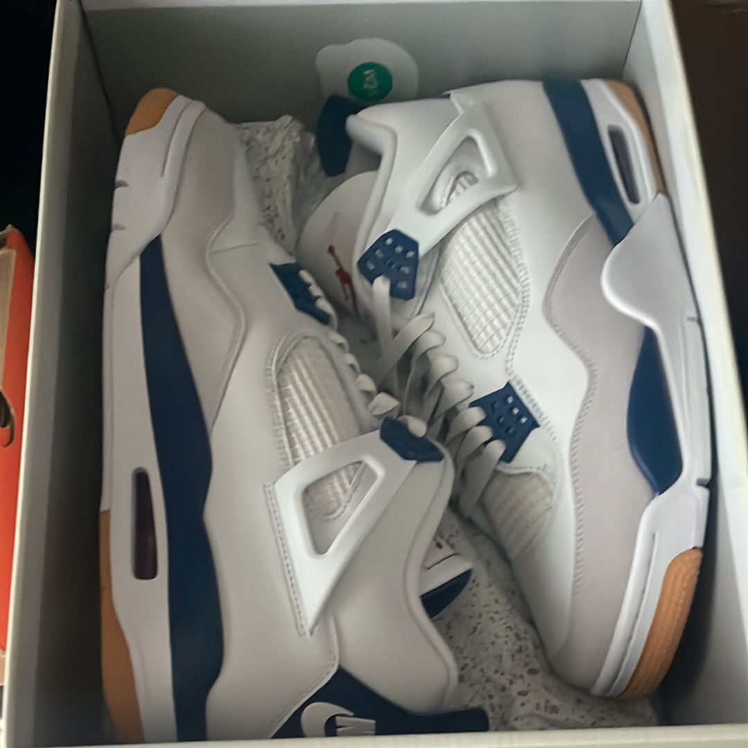 Nike SB Air Jordan 4 Retro SP "Summit White/Navy"