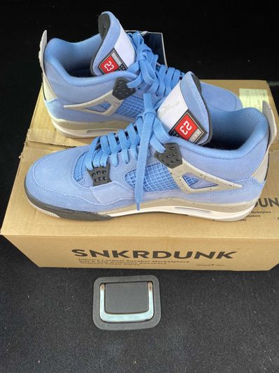 Nike Air Jordan 4 "University Blue"