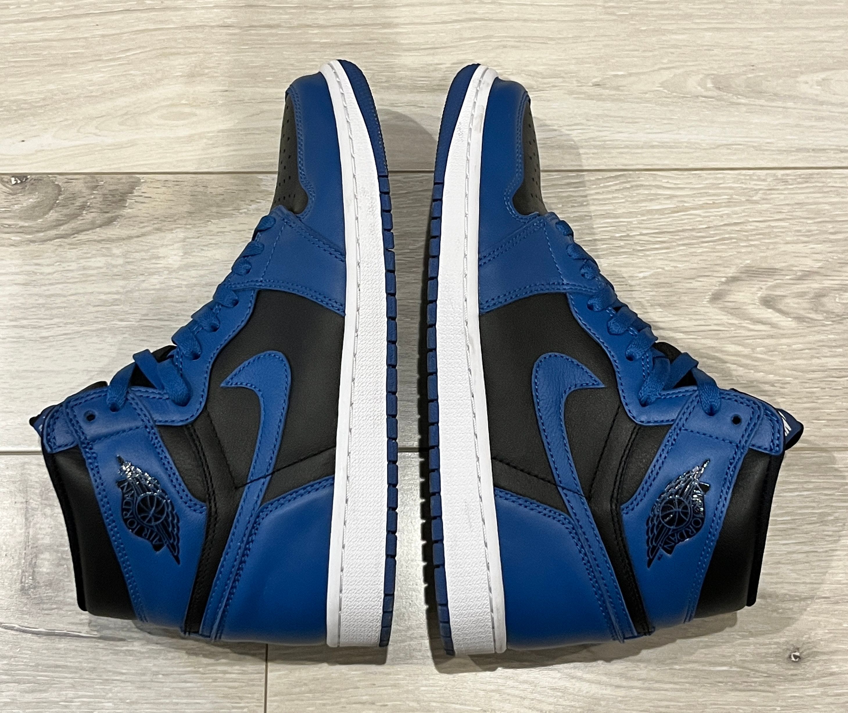Nike Air Jordan 1 Retro High OG "Dark Marina Blue"