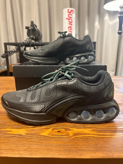Supreme × Nike Air Max DN "Black/Galactic Jade"