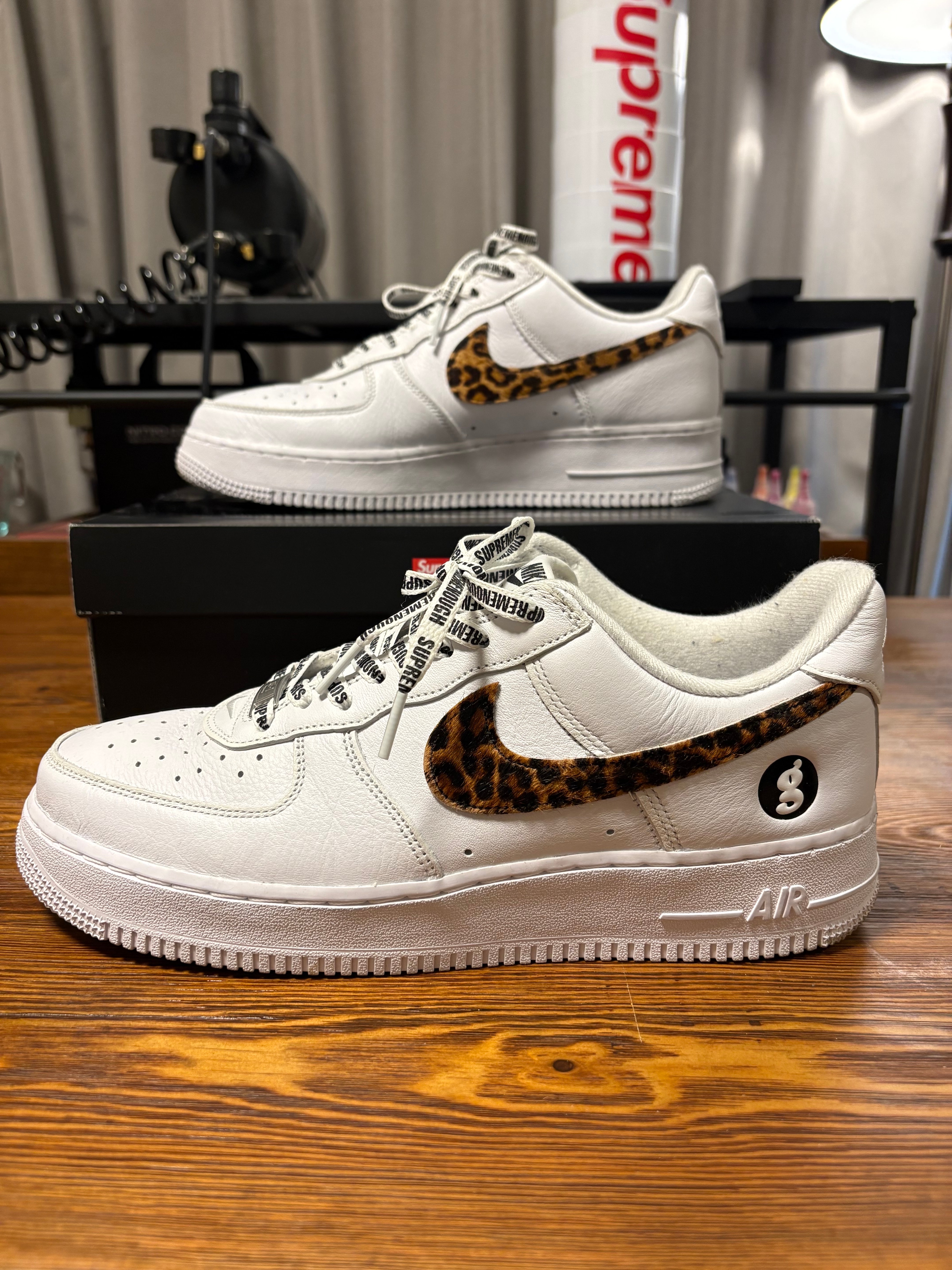 GOODENOUGH × Supreme × Nike Air Force 1 Low "White/Leopard" (25SS Week15)