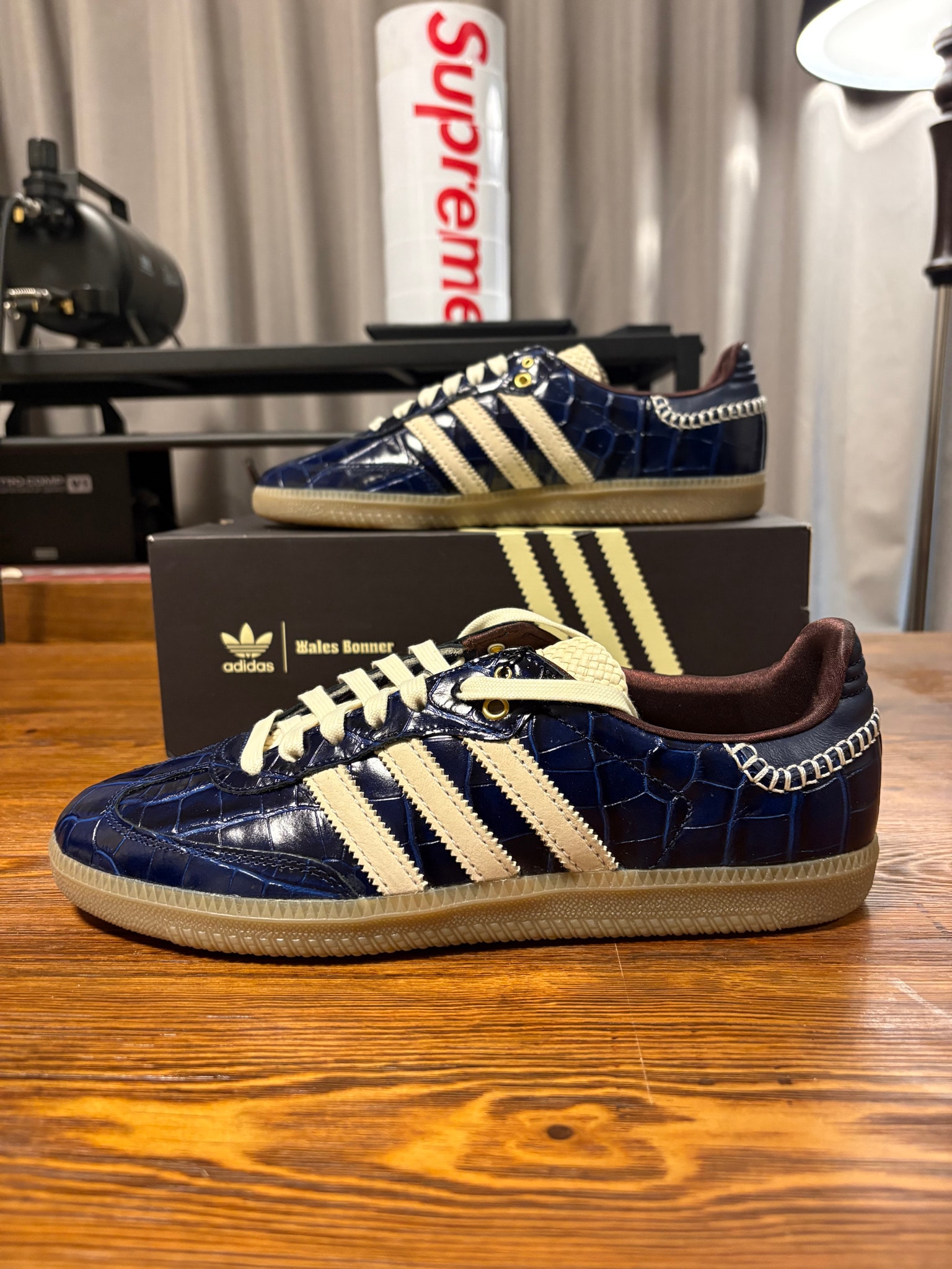 ウェールズ・ボナー × アディダス サンバ 