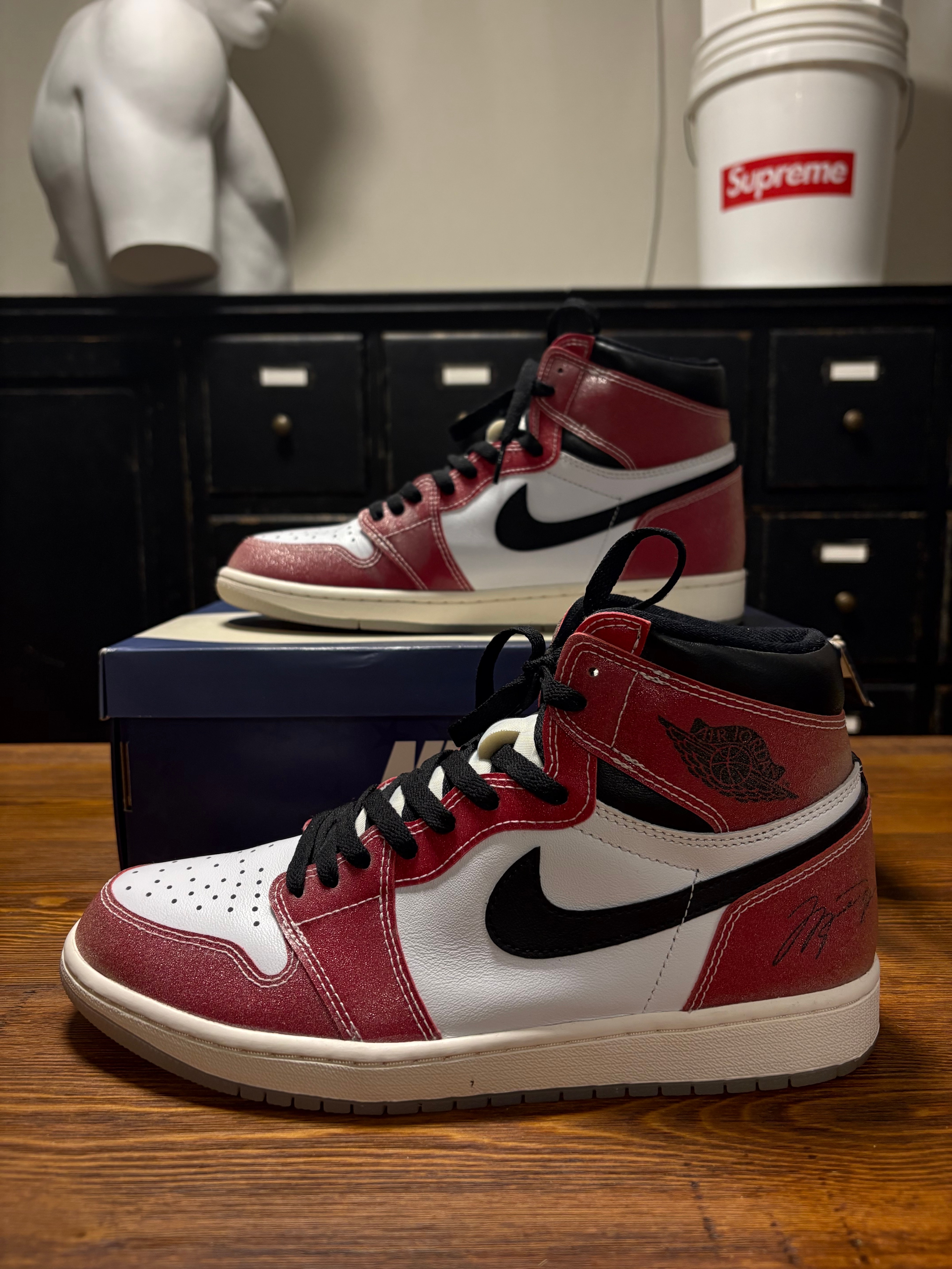 Trophy Room × Nike Air Jordan 1 High OG "Chicago"