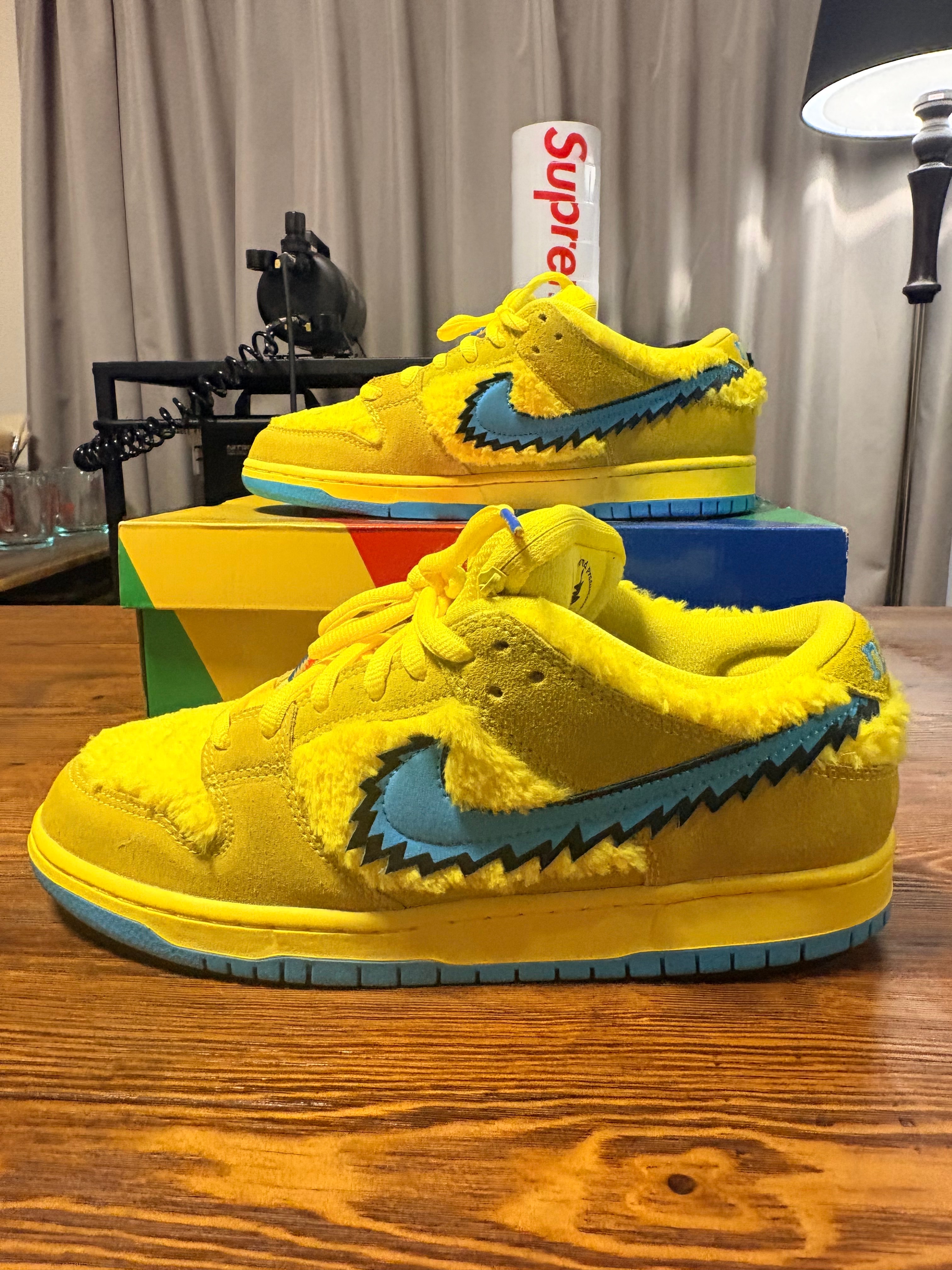 グレイトフルデッドベアーズ × ナイキ SB ダンク ロー "イエローベア"