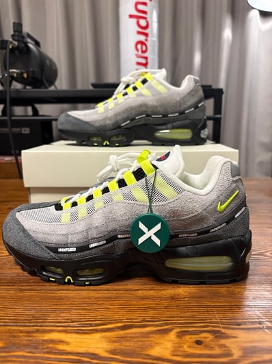 UNDEFEATED × Nike Air Max 95 SP "Neon" (New York Exclusive) (Serial Numbered/600 pairs)