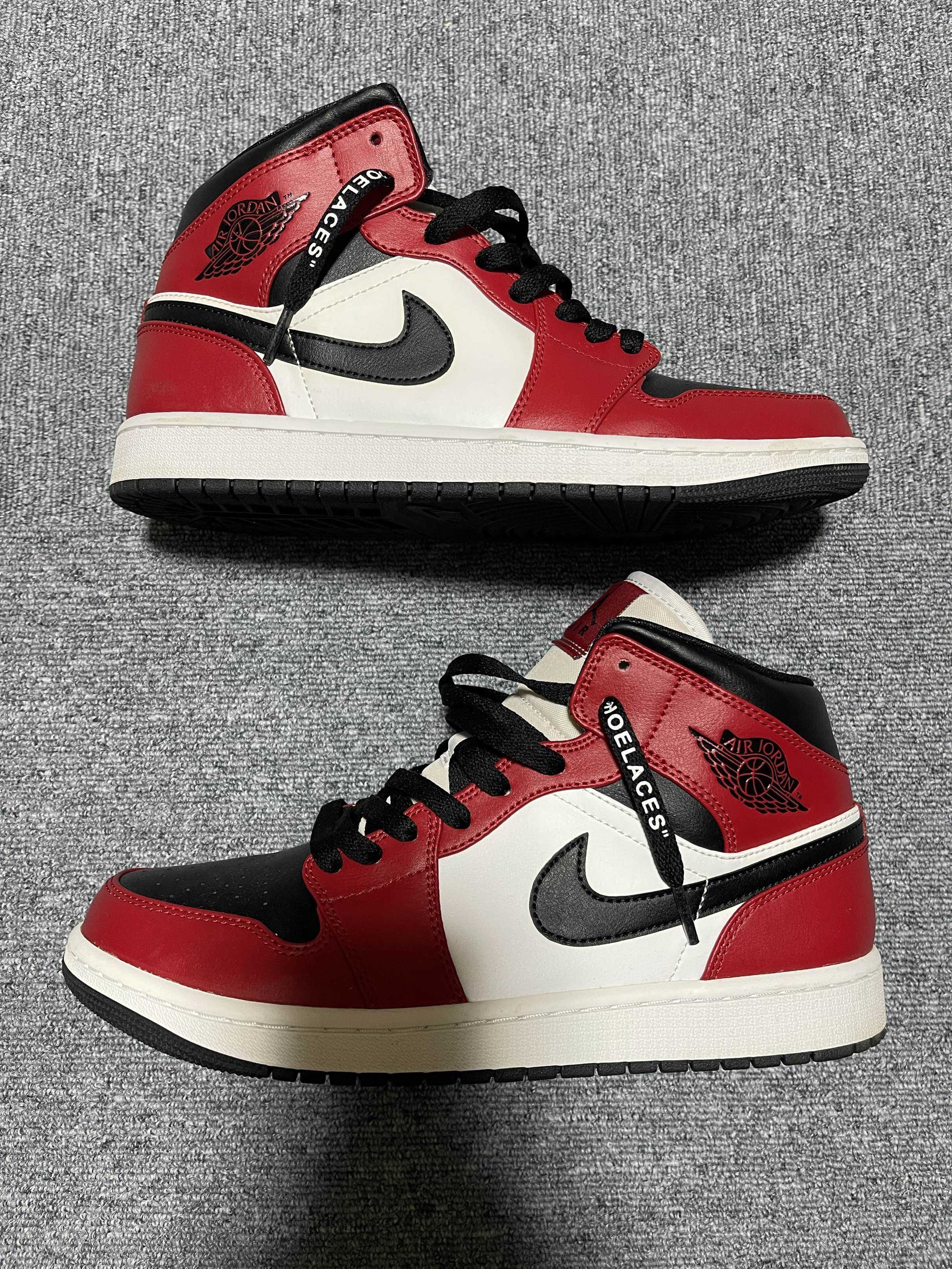 Nike Air Jordan 1 Mid "Chicago Black Toe"