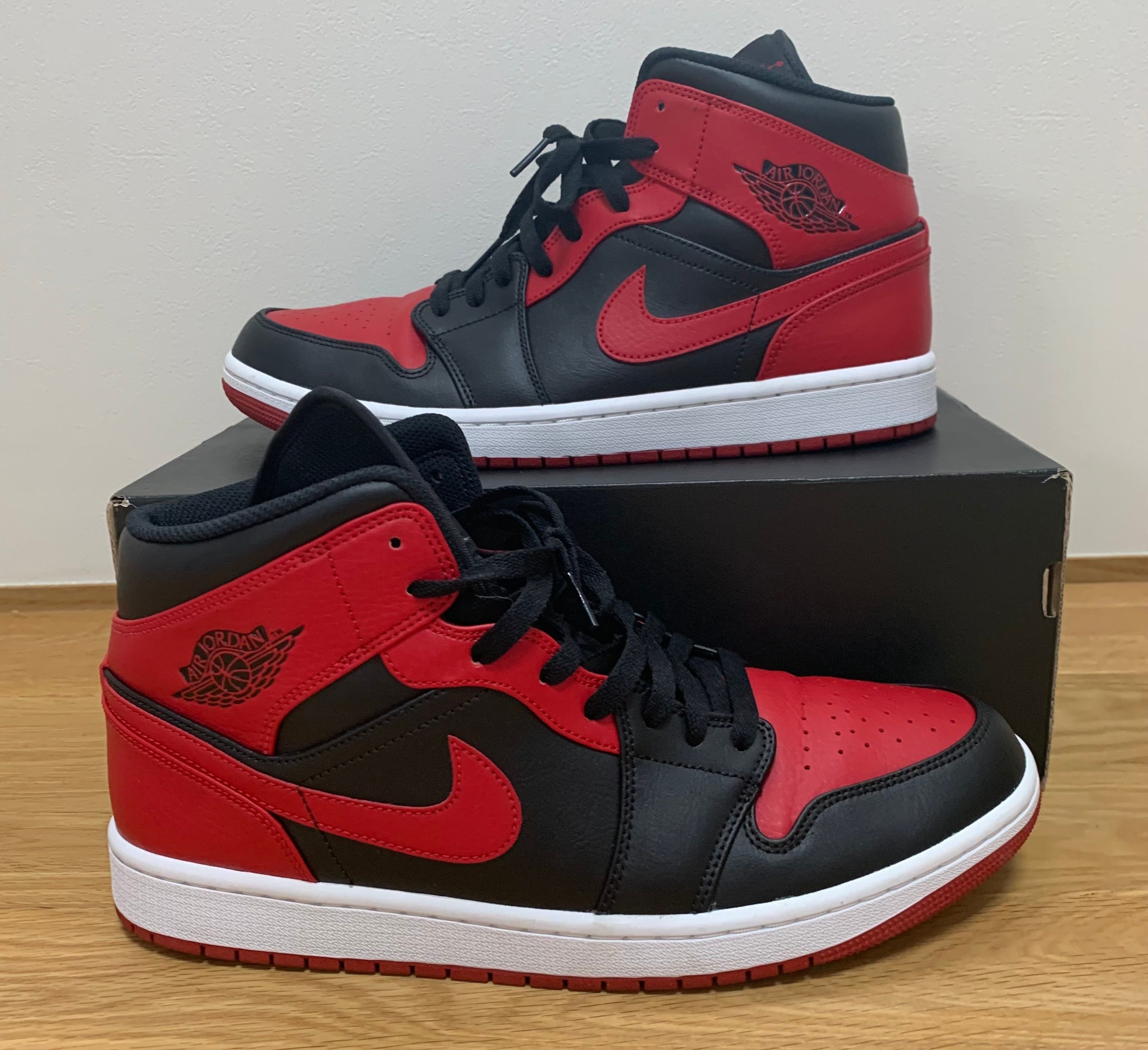 Nike Air Jordan 1 Mid "Bred"