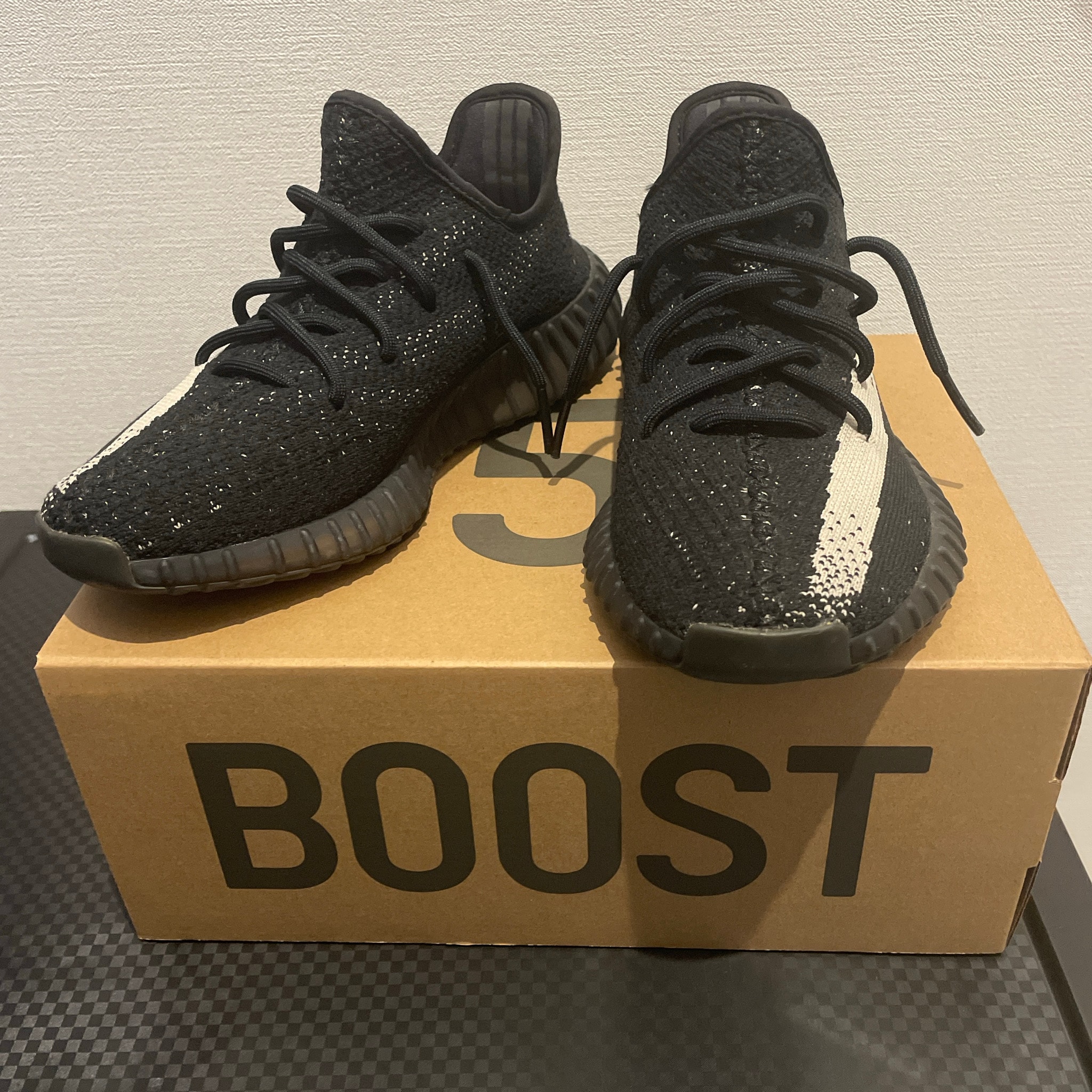 adidas YEEZY Boost 350 V2 "Oreo"