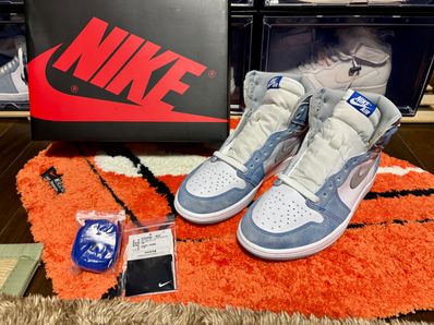 Nike Air Jordan 1 High OG "Hyper Royal"