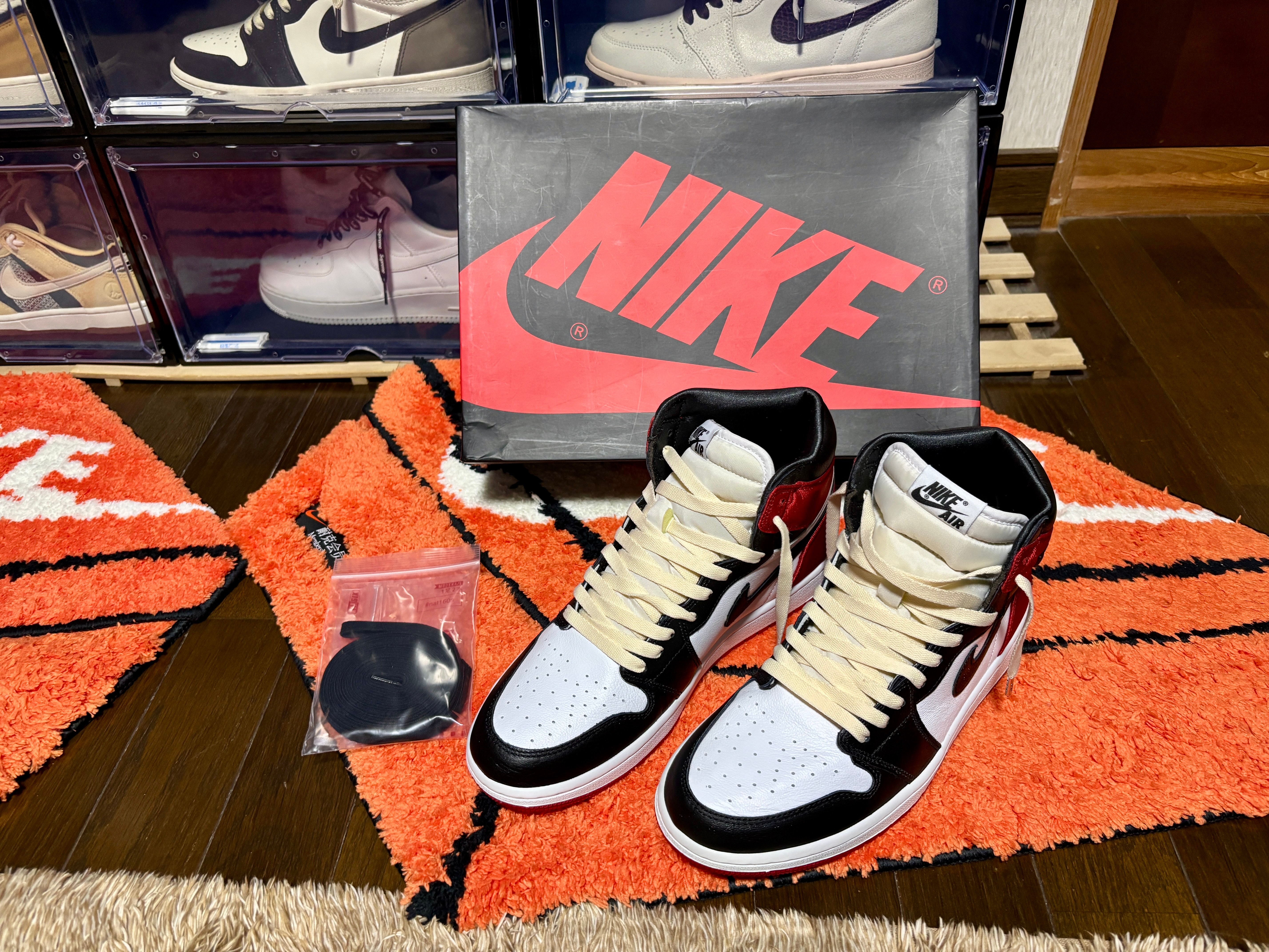 Nike Women's Air Jordan 1 Retro High "Satin Black Toe"