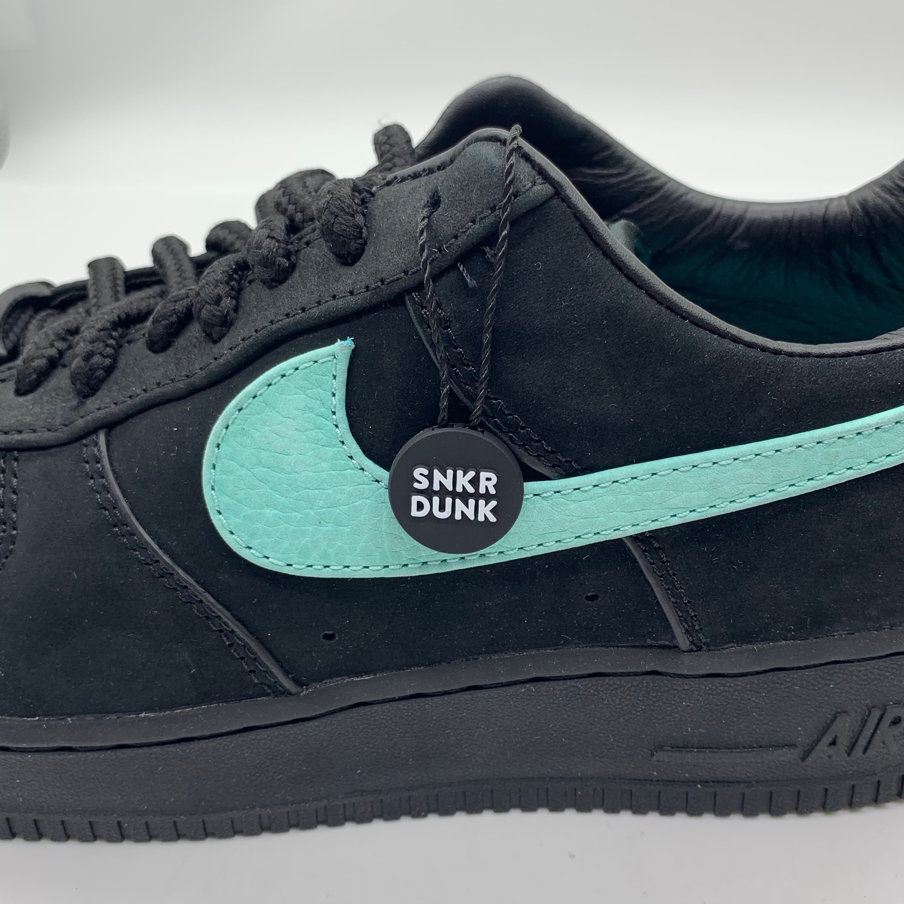 Tiffany & Co. × Nike Air Force 1 Low "1837"