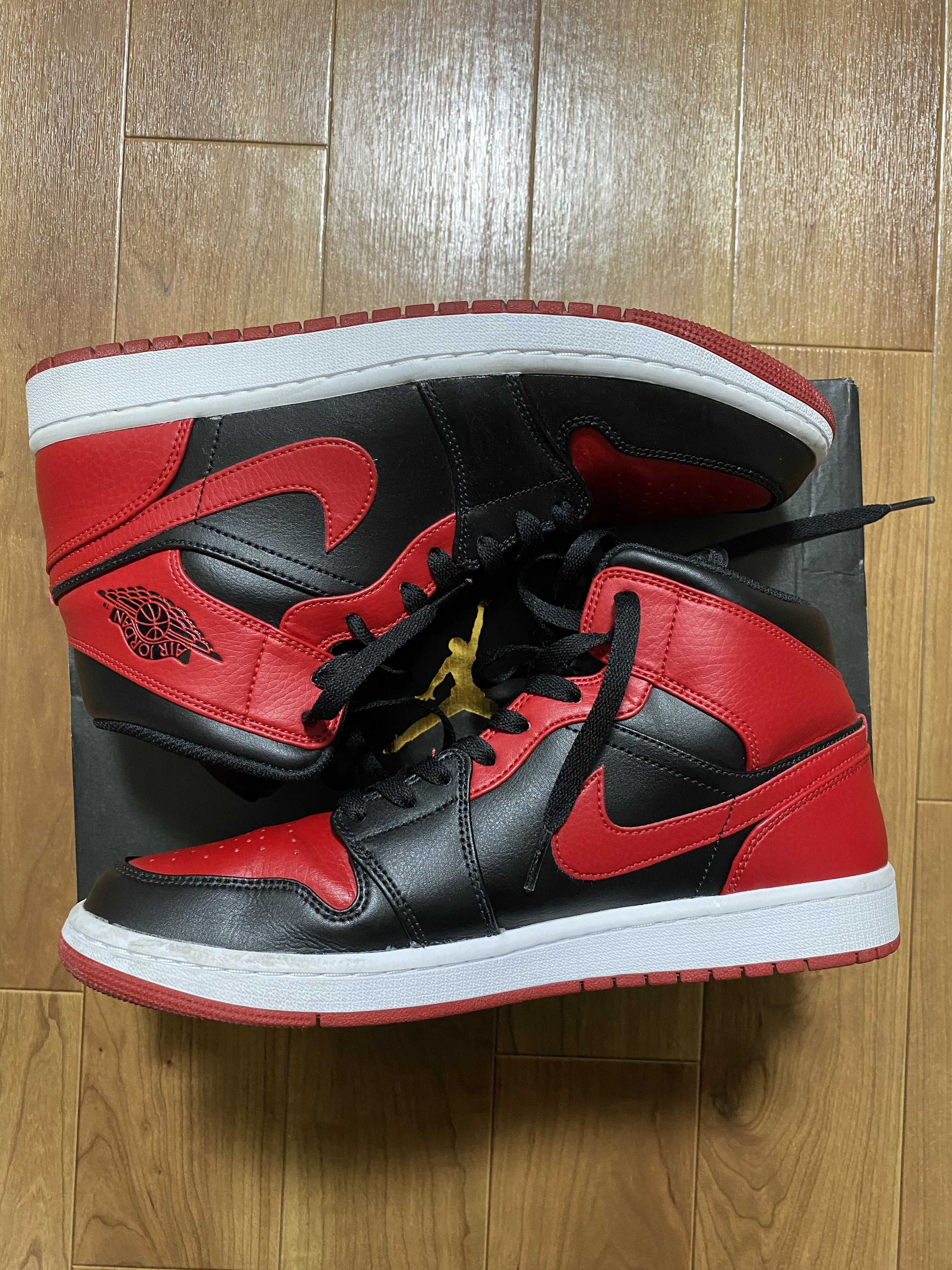 Nike Air Jordan 1 Mid "Bred"