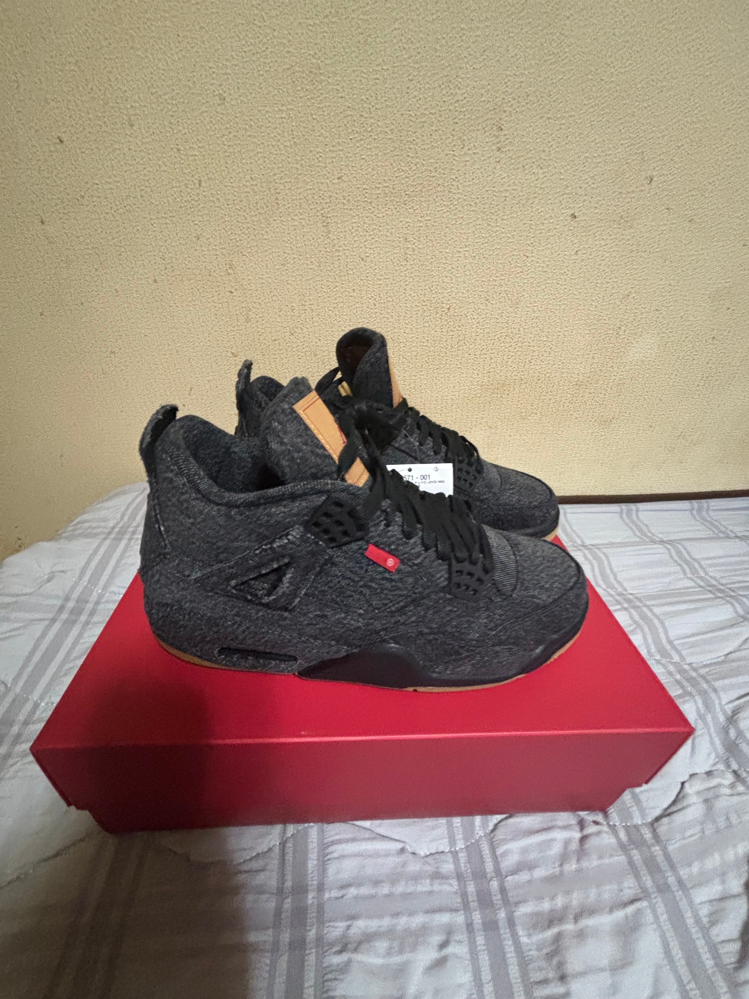 Nike × Levi's Air Jordan 4 "Black Denim" (Blank Tab)