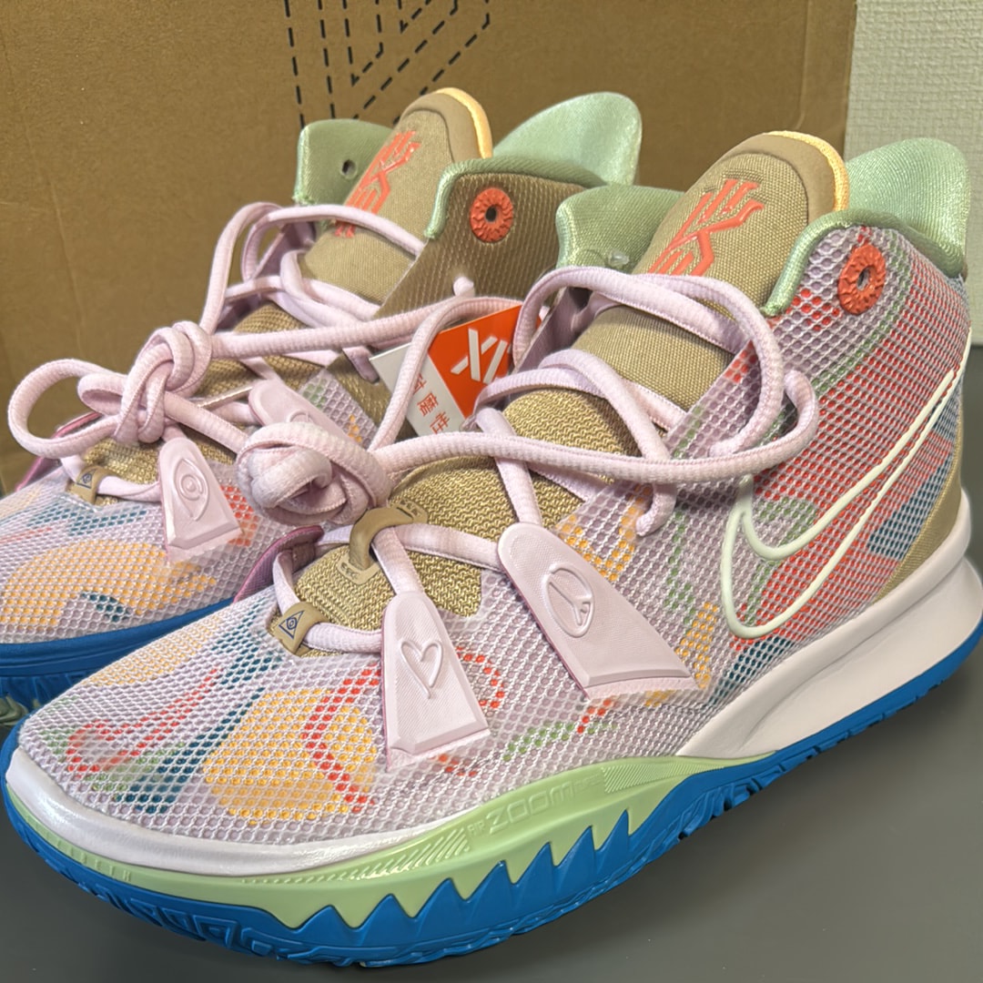 ナイキ カイリー 7 "1ワールド 1ピーポー"