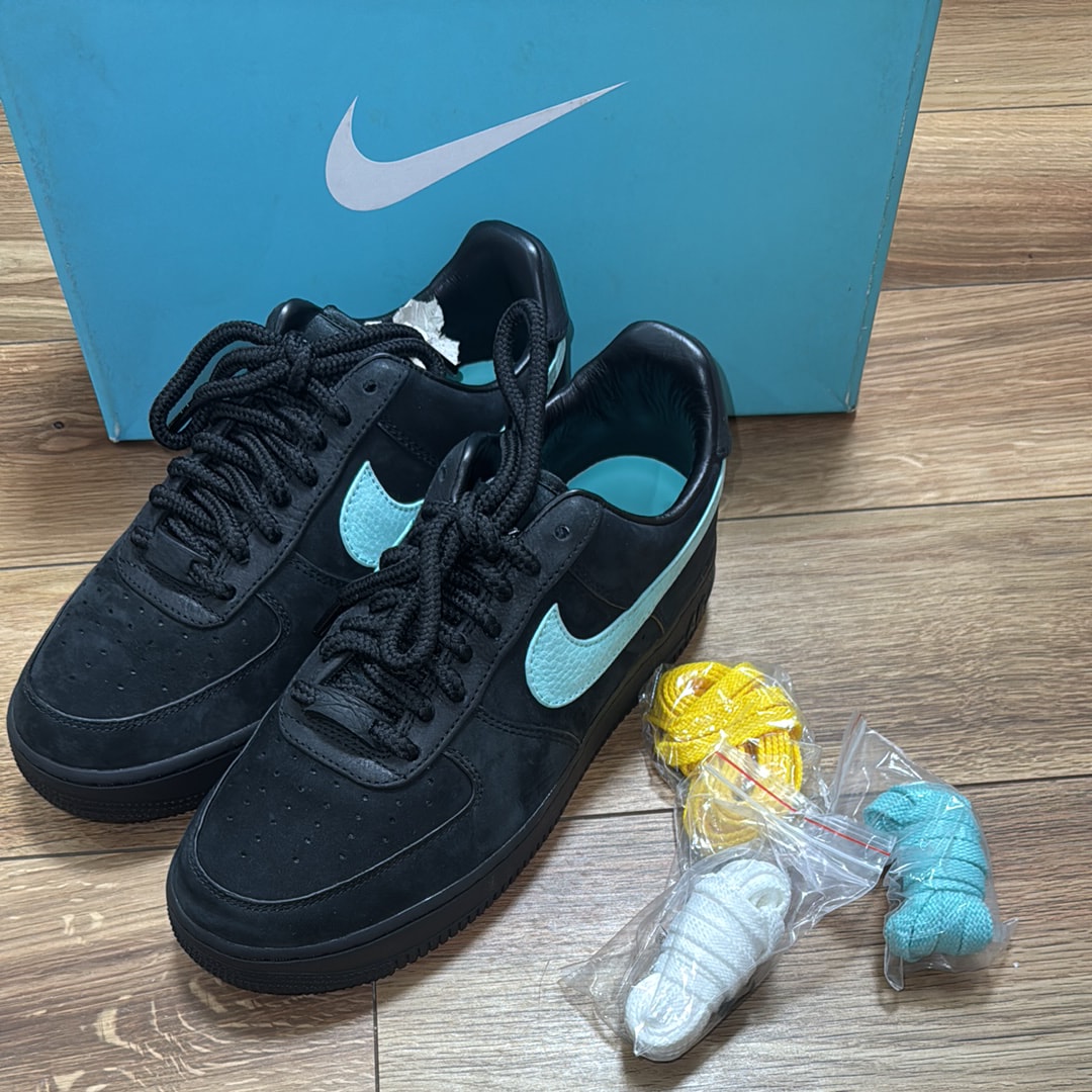 ティファニー × ナイキ エアフォース1 ロー "1837"