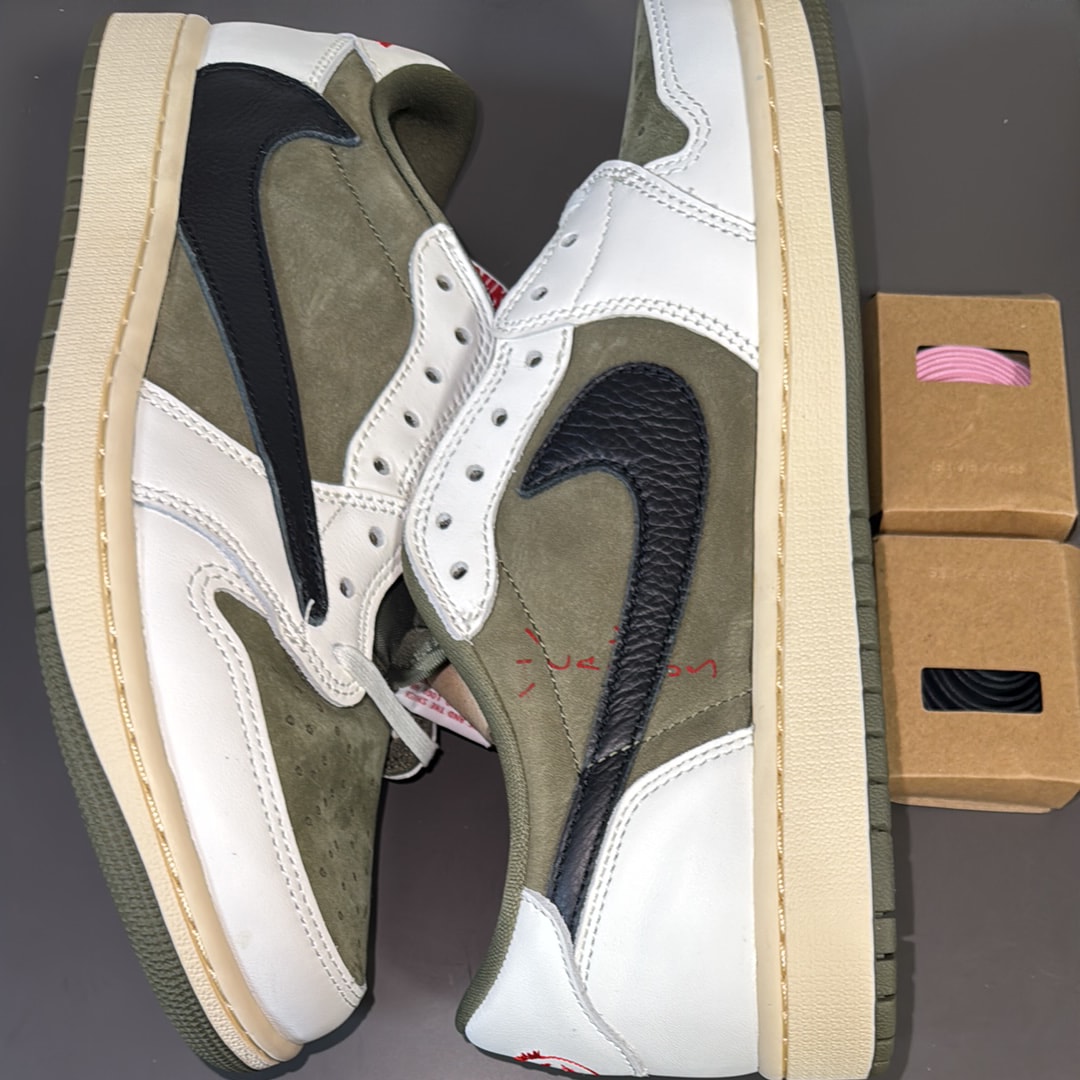 Travis Scott × Nike Air Jordan 1 Low OG SP "Reverse Olive"