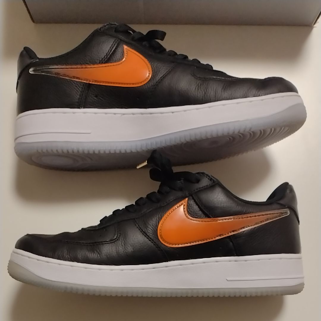KITH × Nike Air Force 1 Low New York Knicks "Black/Brilliant Orange/Rush/Brilliant White"