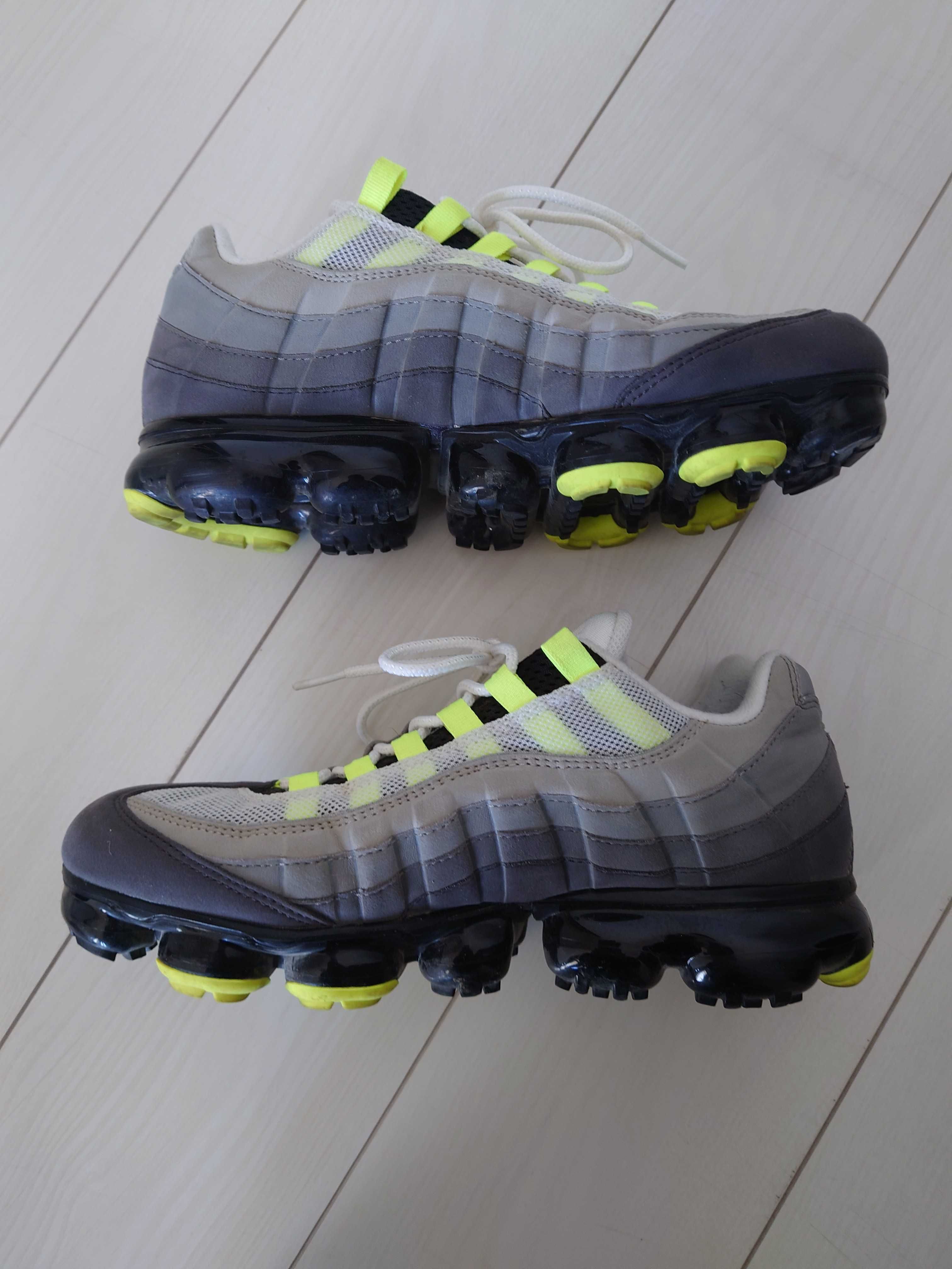 Nike Air Vapormax 95 "Neon"