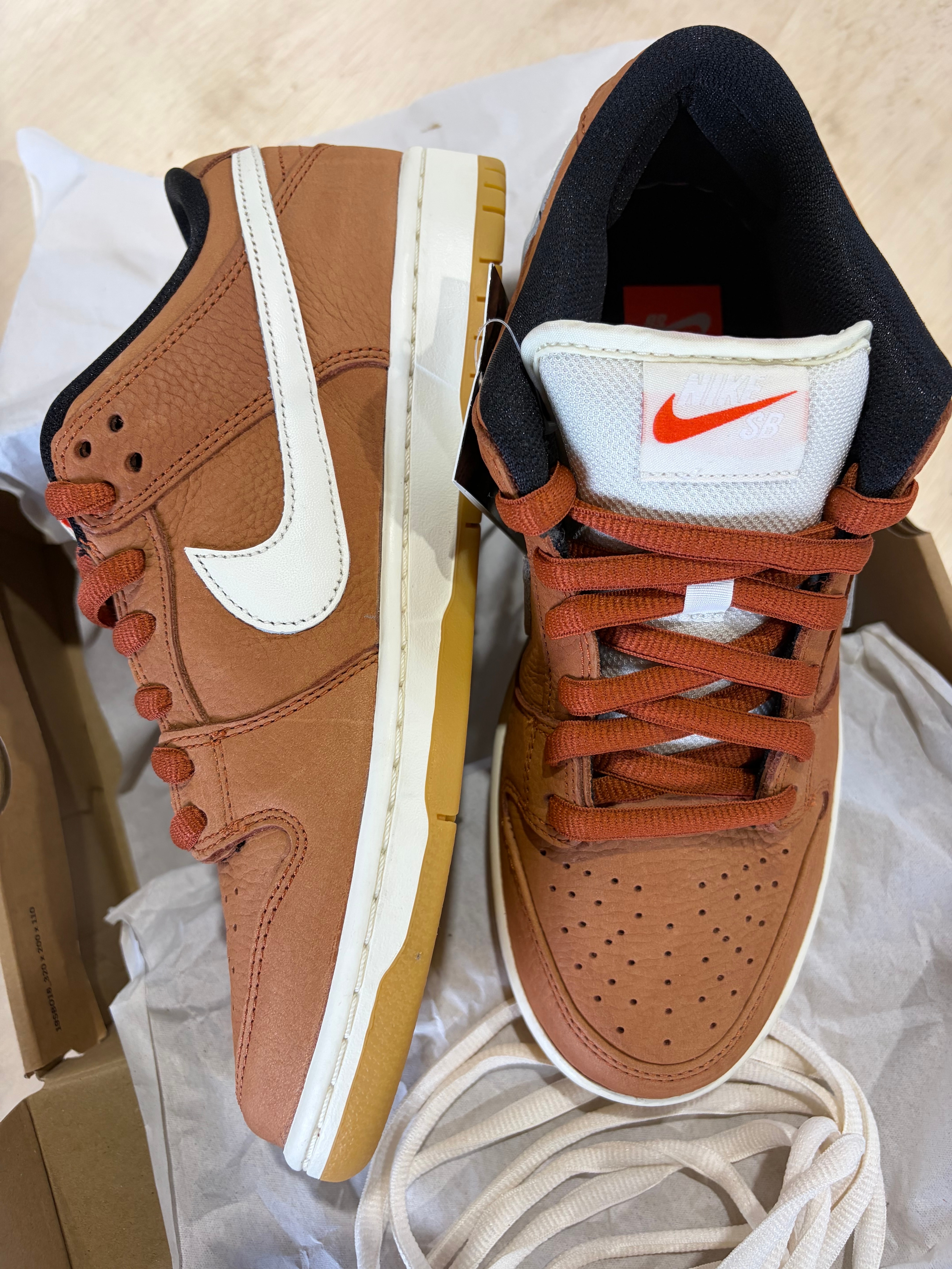 ナイキ SB オレンジラベル ダンク ロー プロ ISO "ダークラセット"