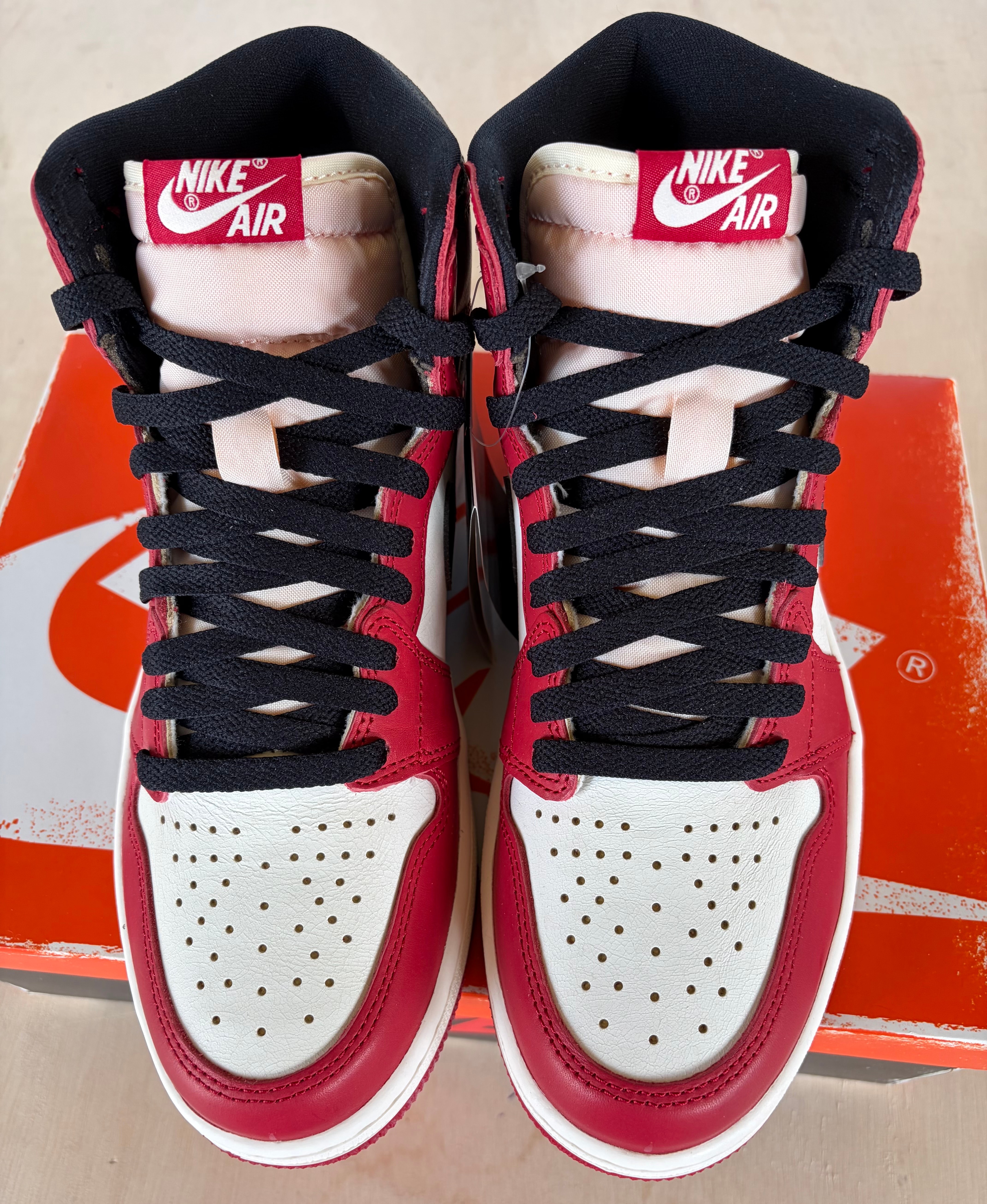 Nike Air Jordan 1 High OG "Lost & Found/Chicago"