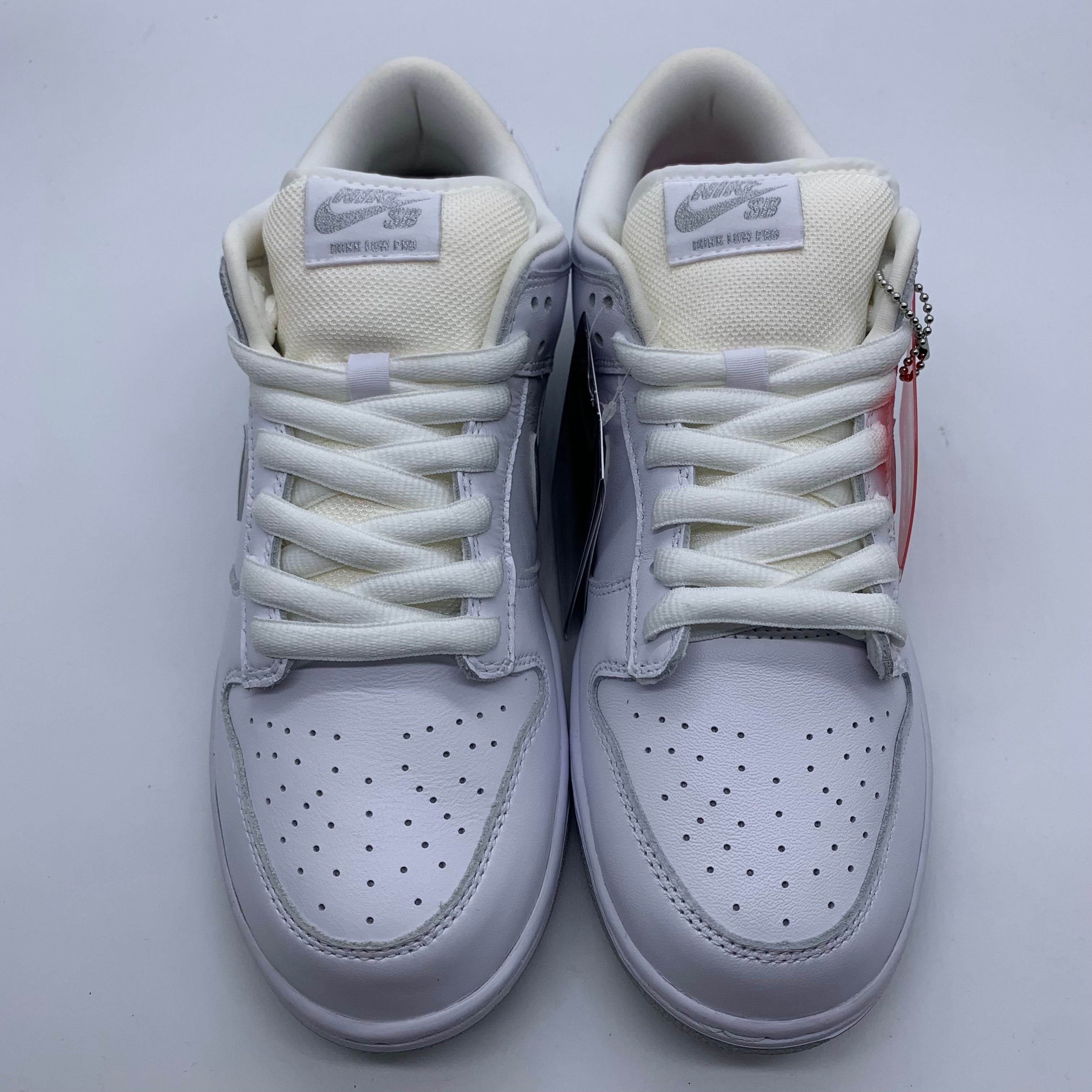 Supreme × Nike SB Dunk Low "White/Metallic Silver" (25FW Week2)