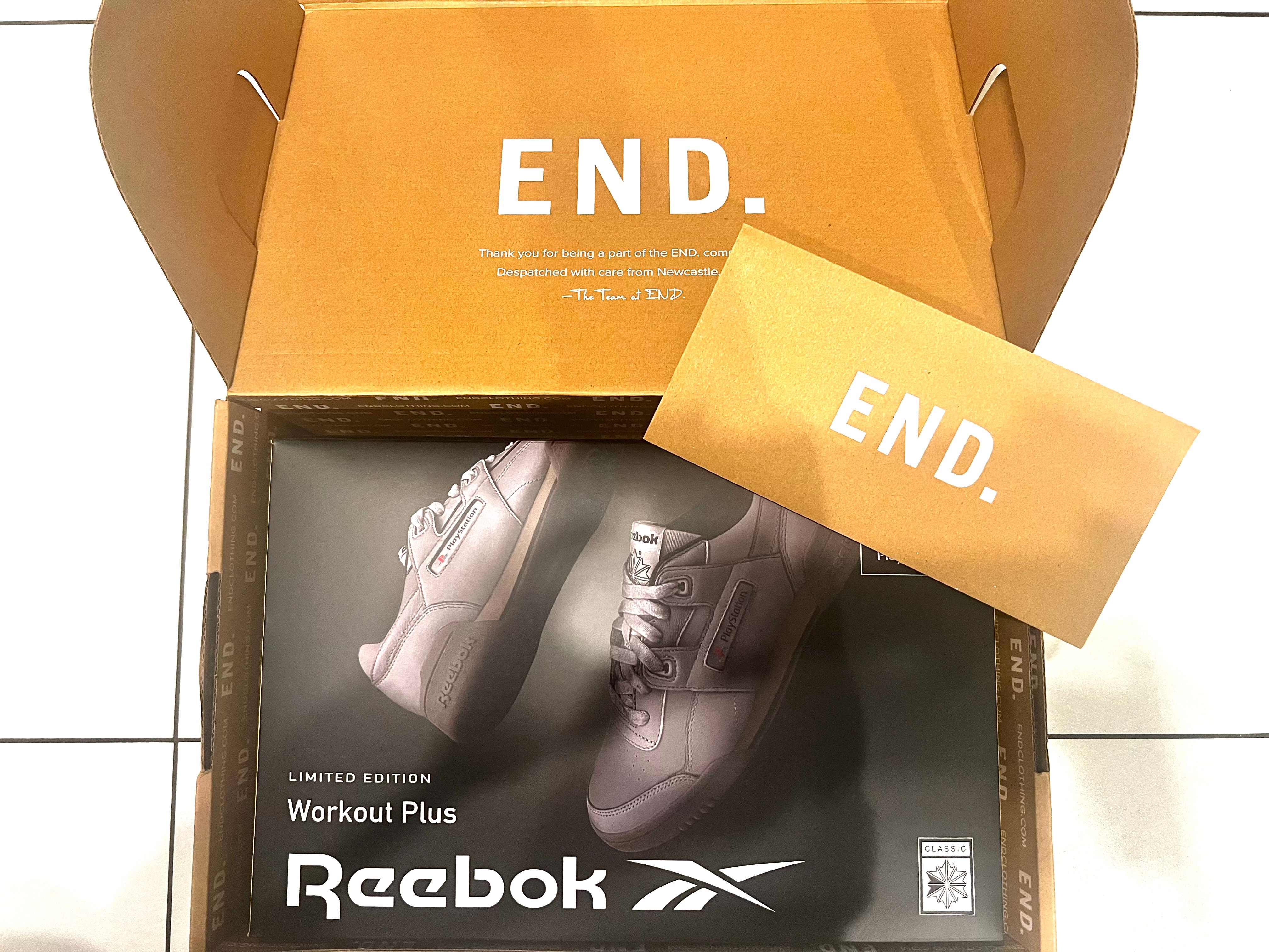 プレイステーション × リーボック ワークアウトプラス "30th アニバーサリー" (エンド エクスクルーシブ)