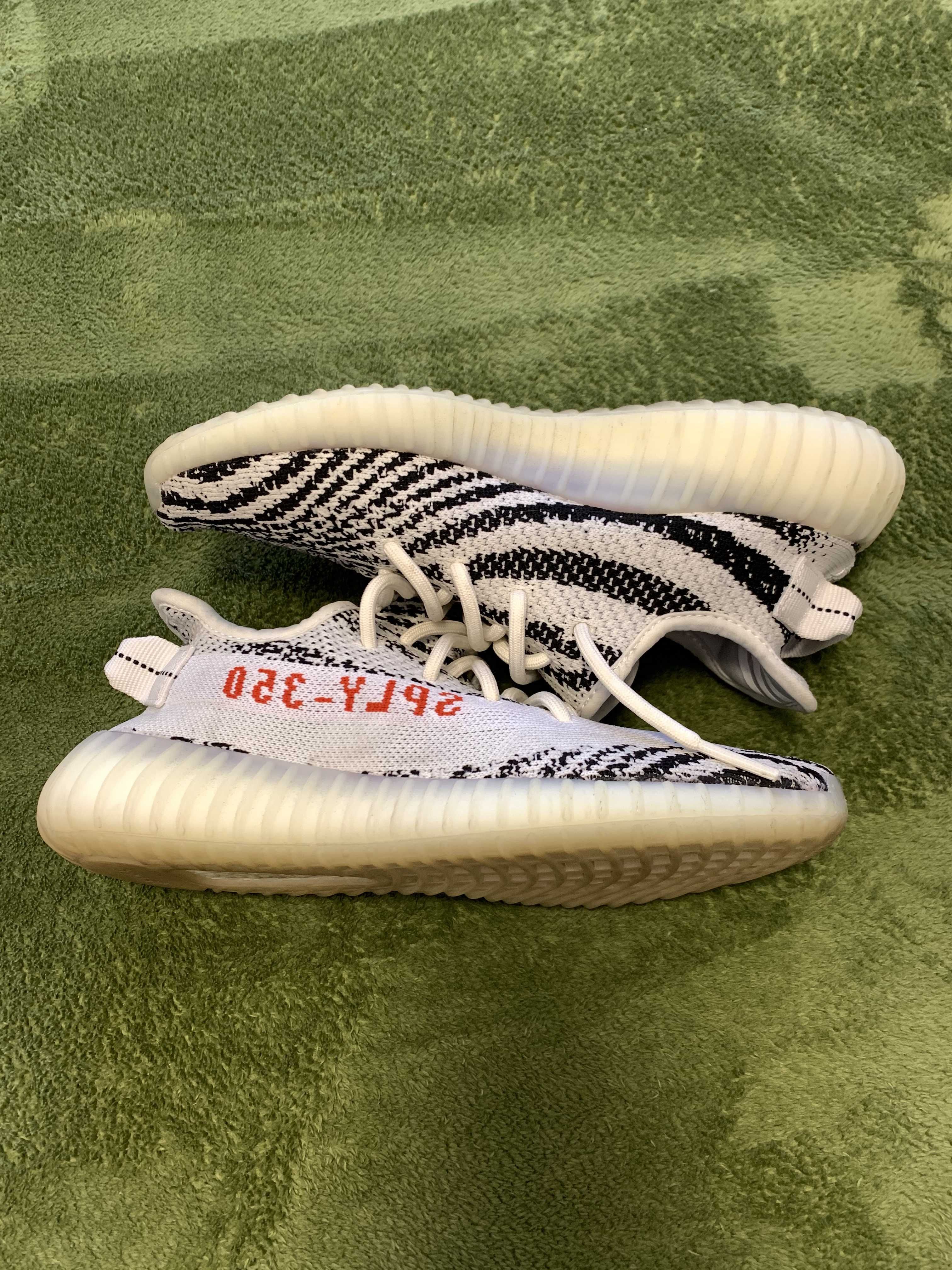 adidas YEEZY Boost 350 V2 "Zebra"