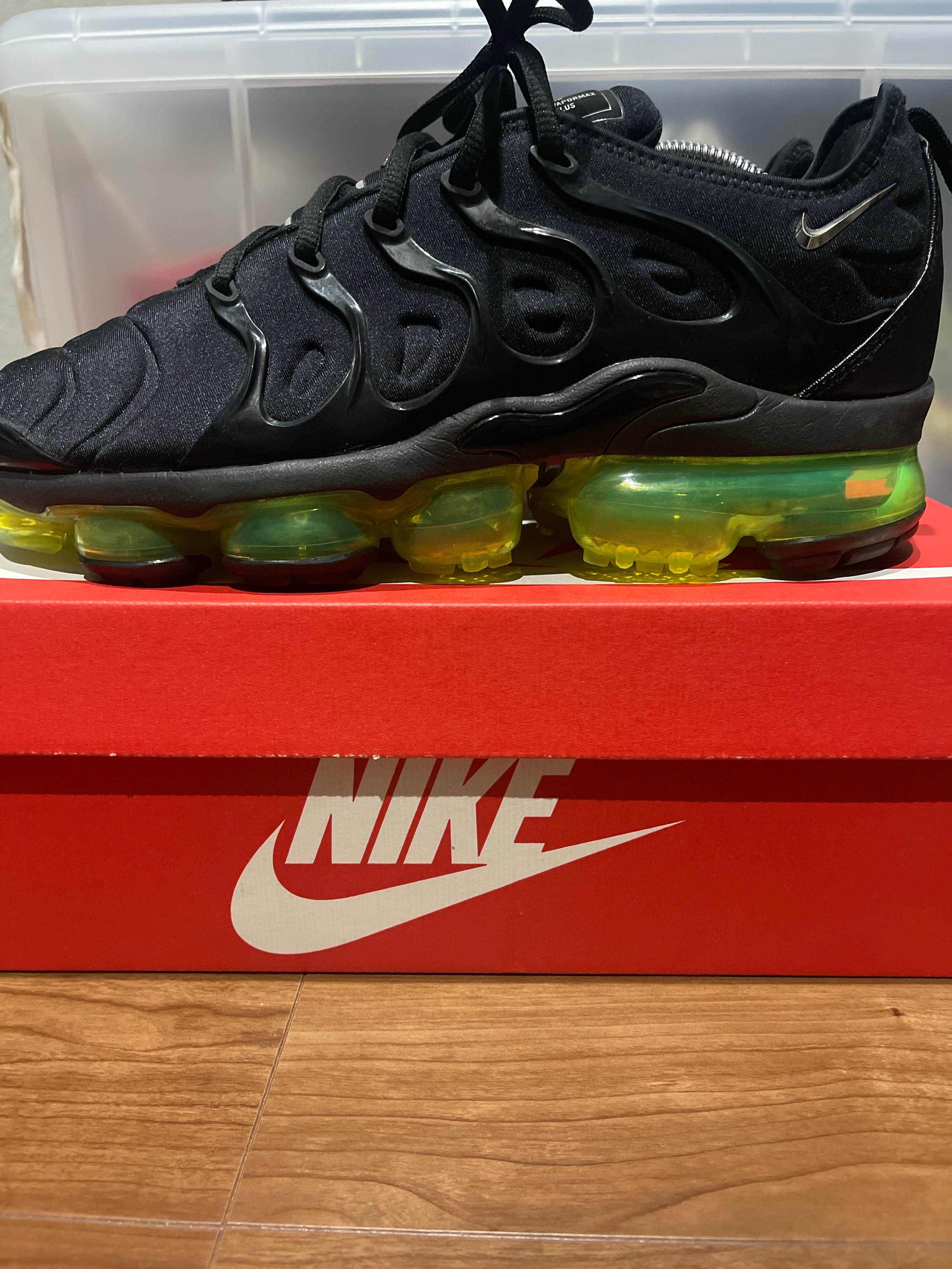 Nike Air Vapormax Plus "Black/Volt Sole"