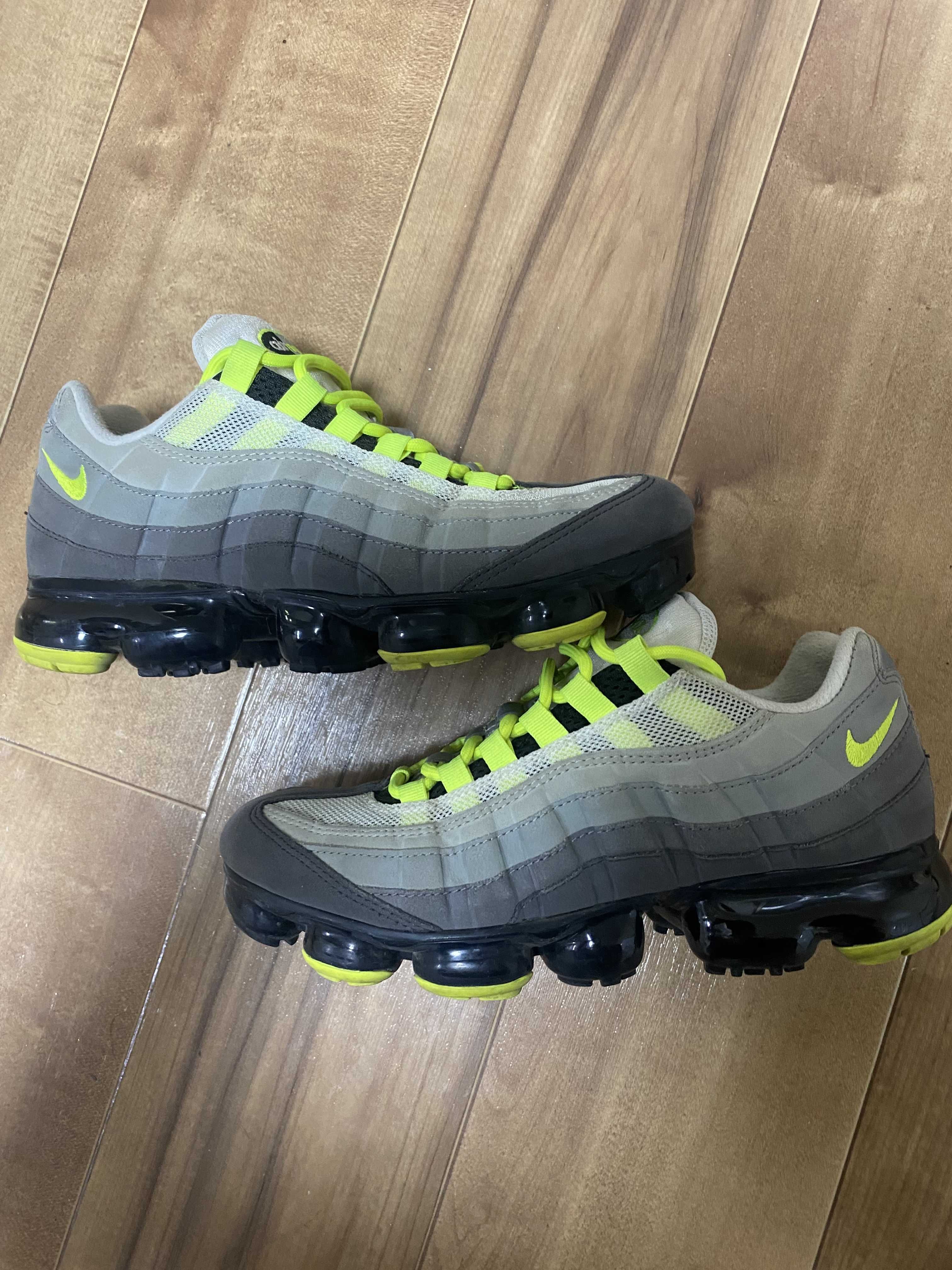 Nike Air Vapormax 95 "Neon"