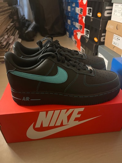 Nike Air Force 1 Low "Black Tiffany"