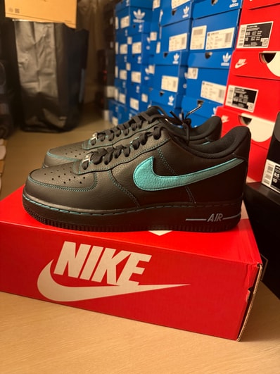 Nike Air Force 1 Low "Black Tiffany"