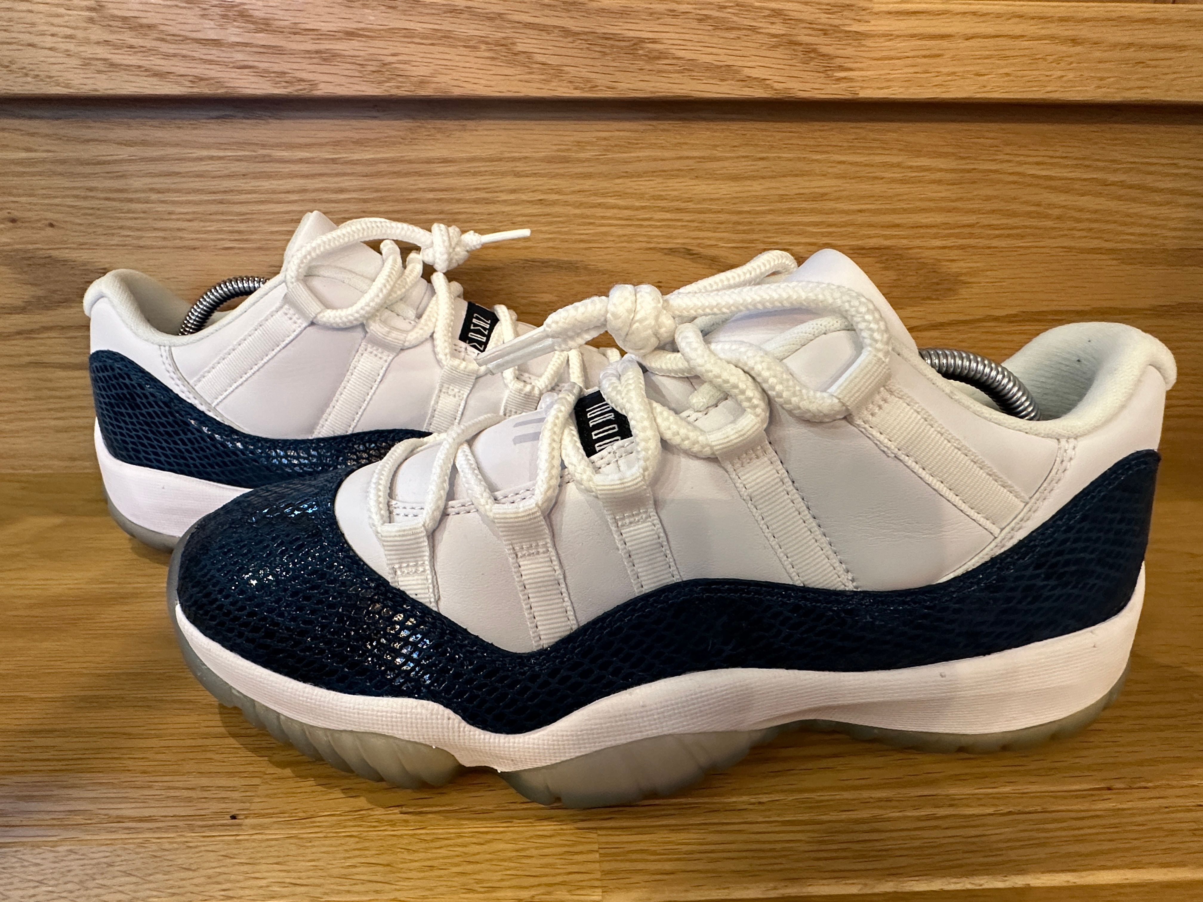 AIR JORDAN 11 LOW "SNAKESKIN"