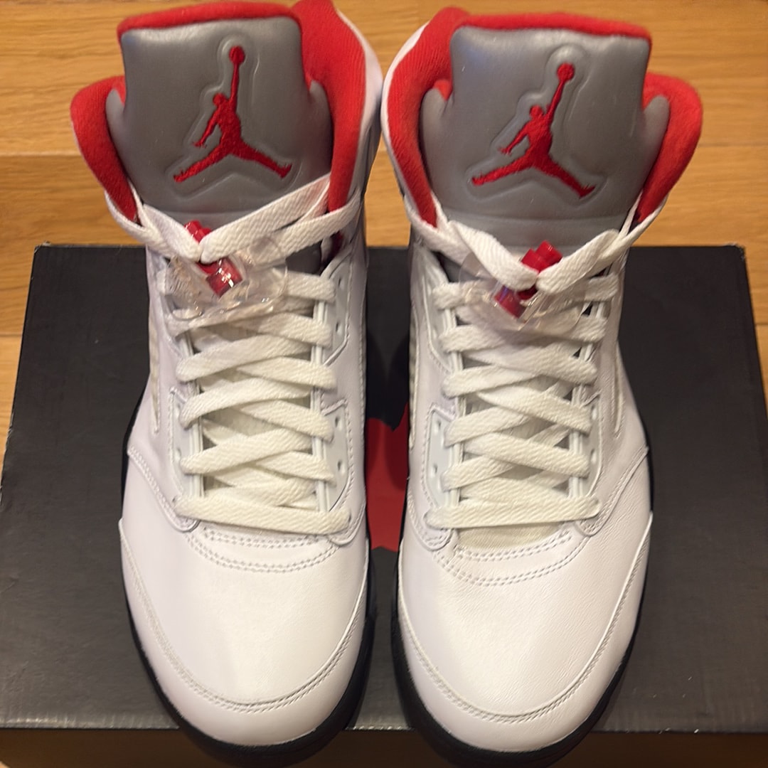 スニーカーダンク(スニダン) | 人気新作のスニーカー、トレカ、注目