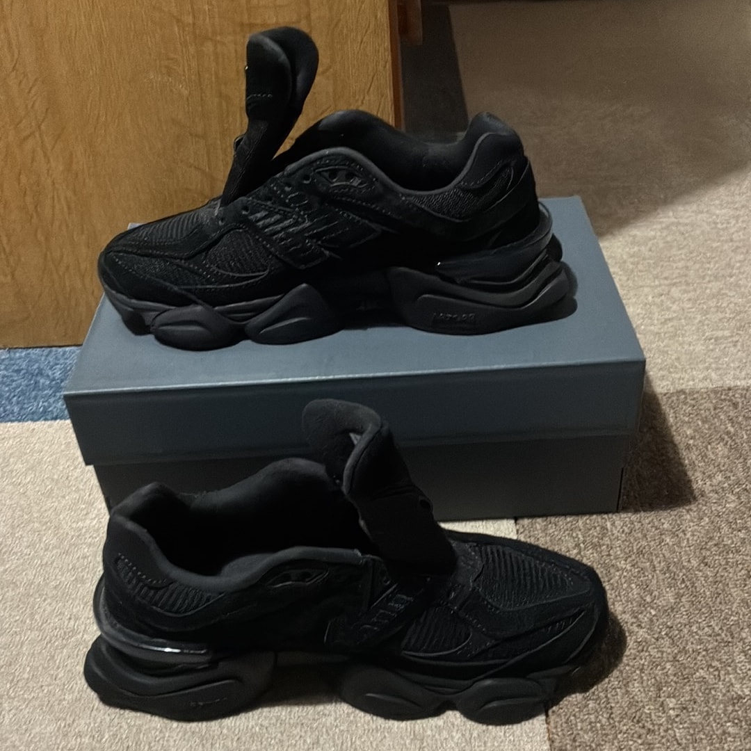 New Balance 9060 "Triple Black"
