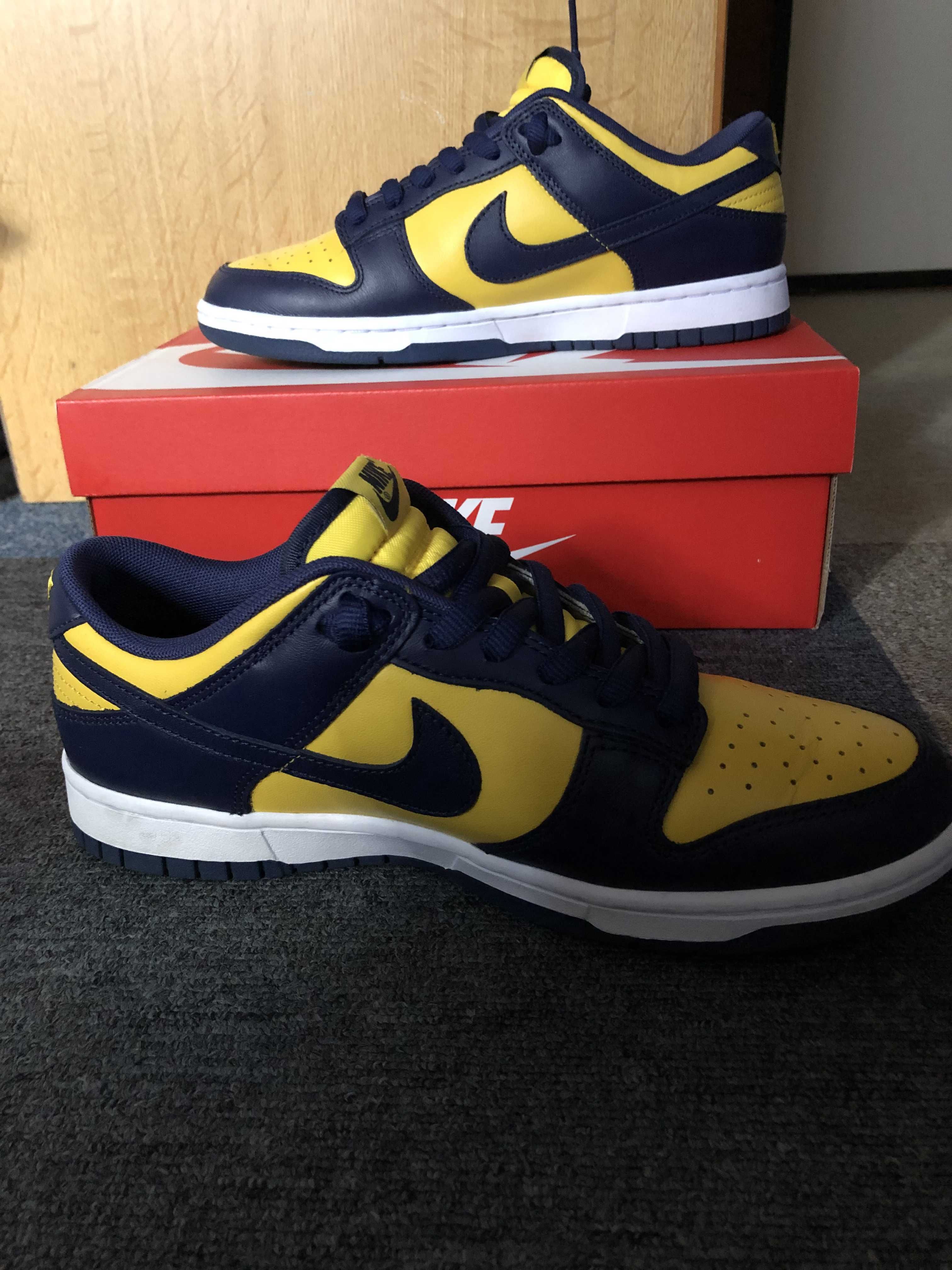 Nike Dunk Low "Michigan"