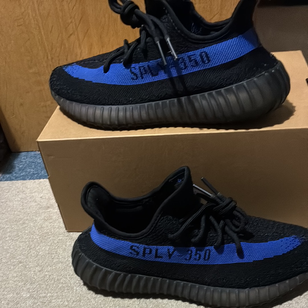 adidas YEEZY Boost 350V2 "Dazzling Blue"