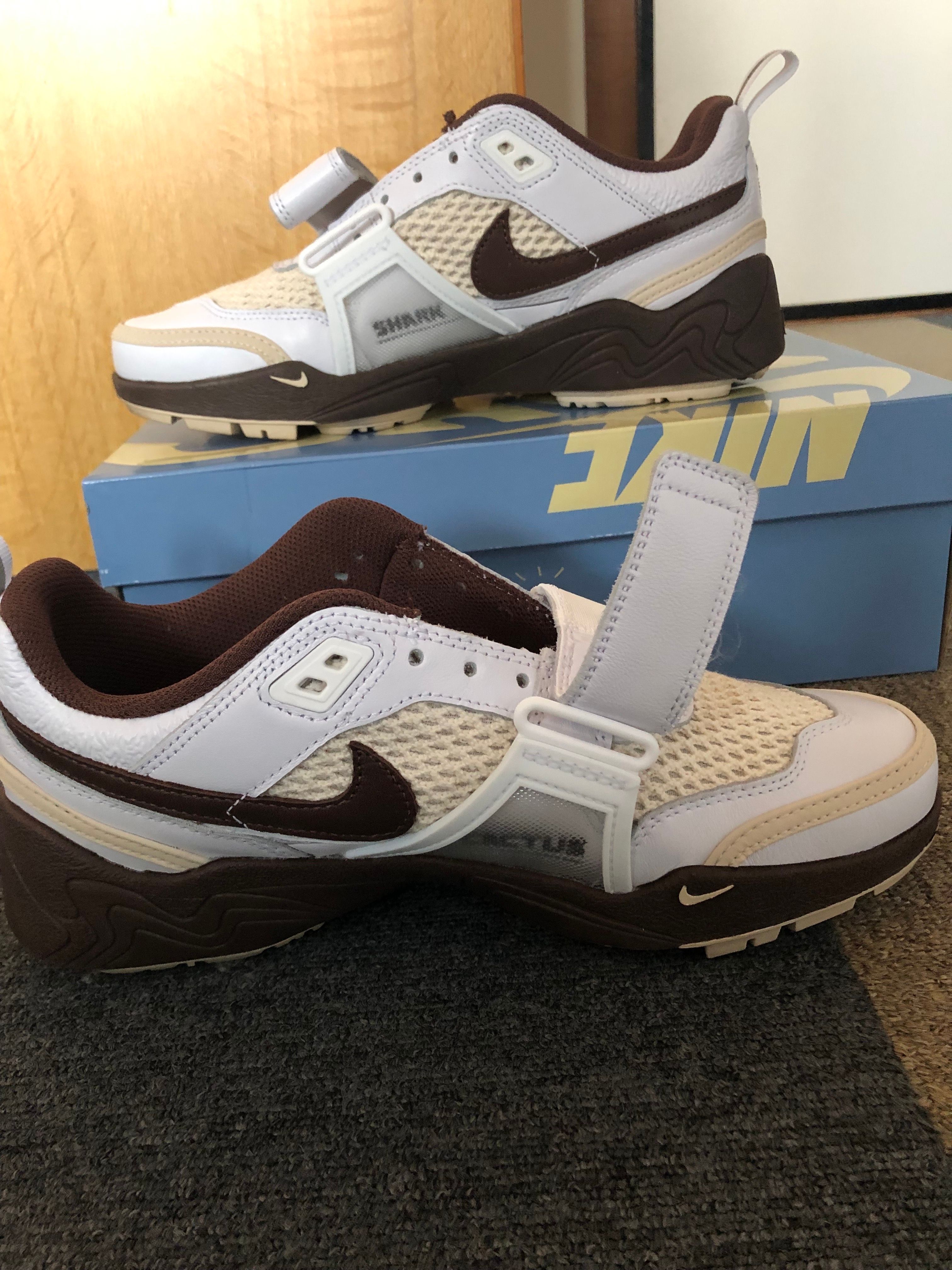Travis Scott × Nike Zoom Field Jaxx "White and Light Chocolate"