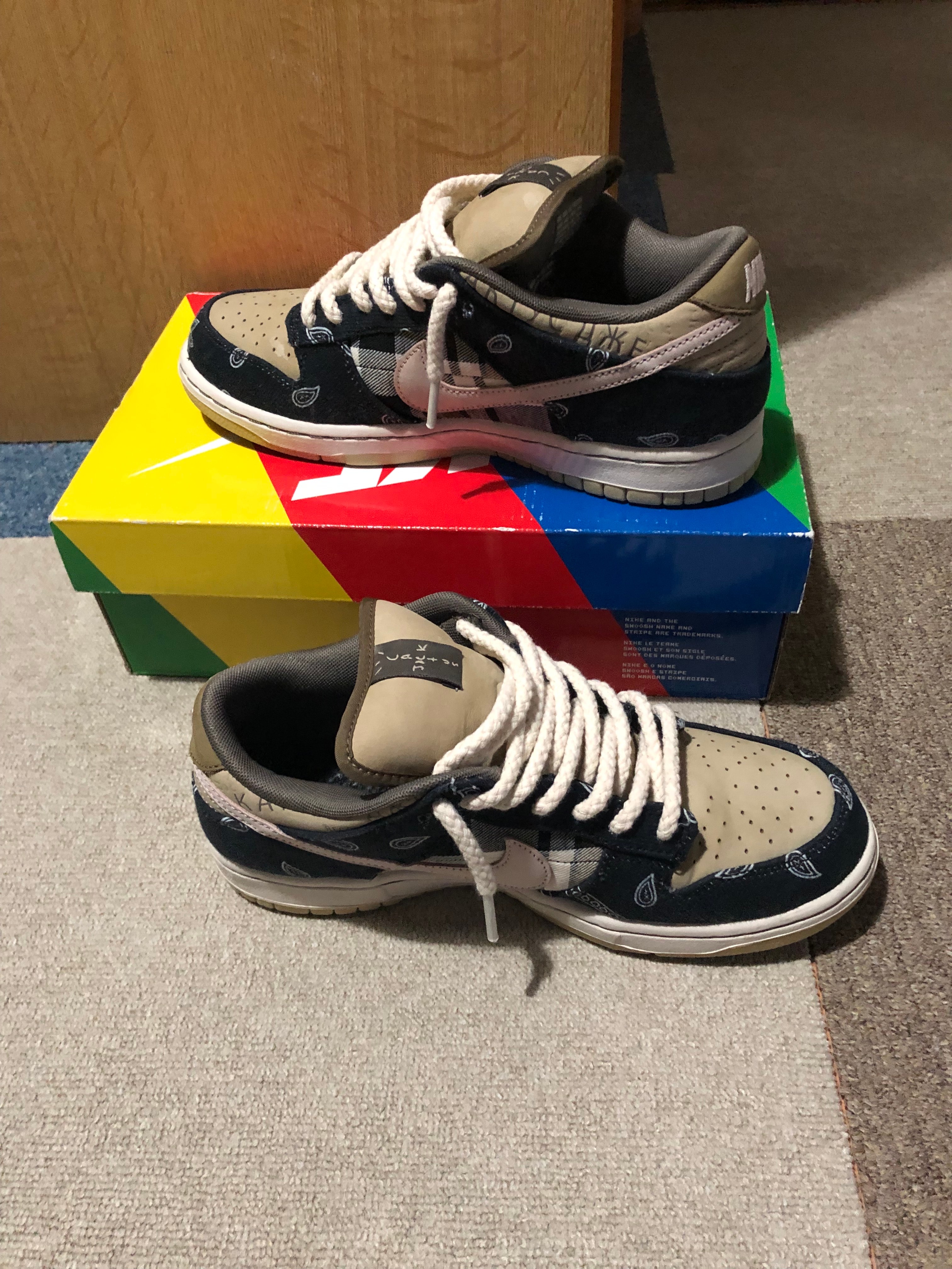 Travis Scott × Nike SB Dunk Low "Black/Parachute Beige"