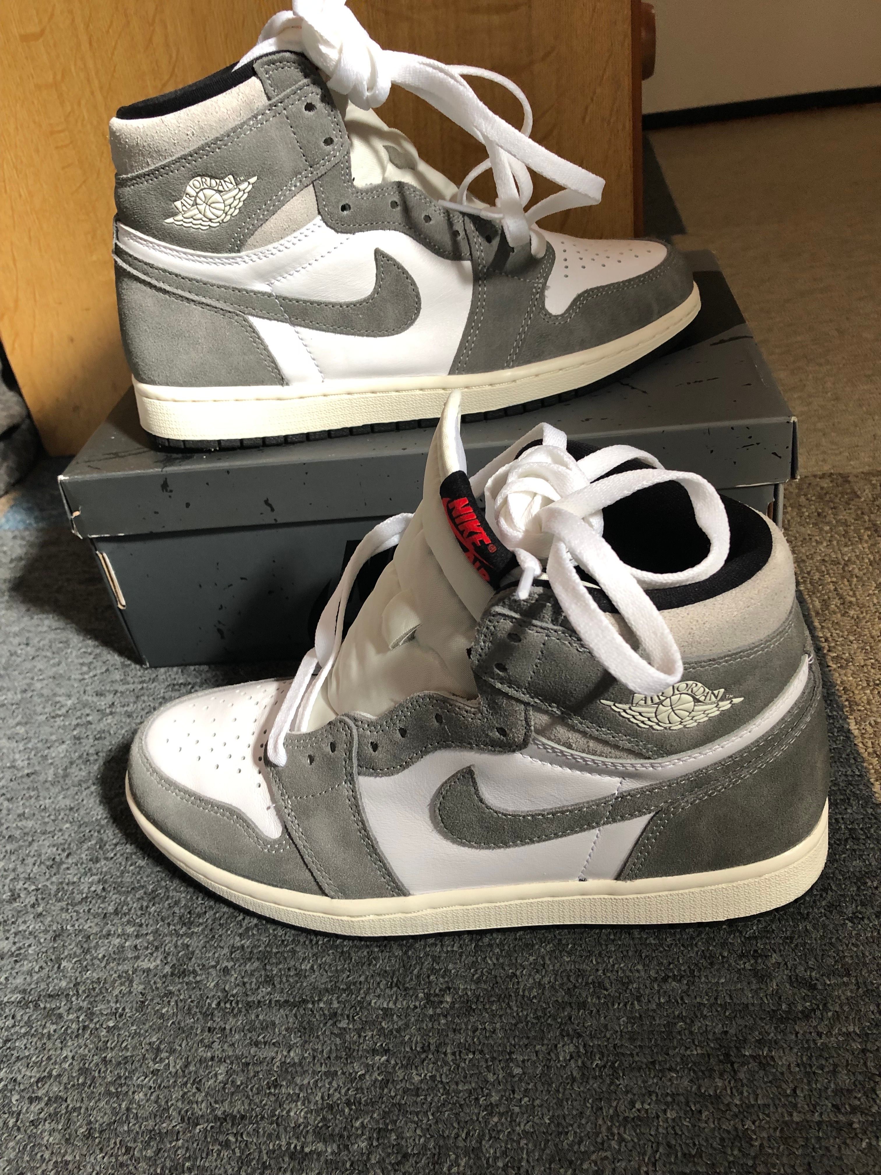 Nike Air Jordan 1 Retro High OG "Black and Smoke Grey"