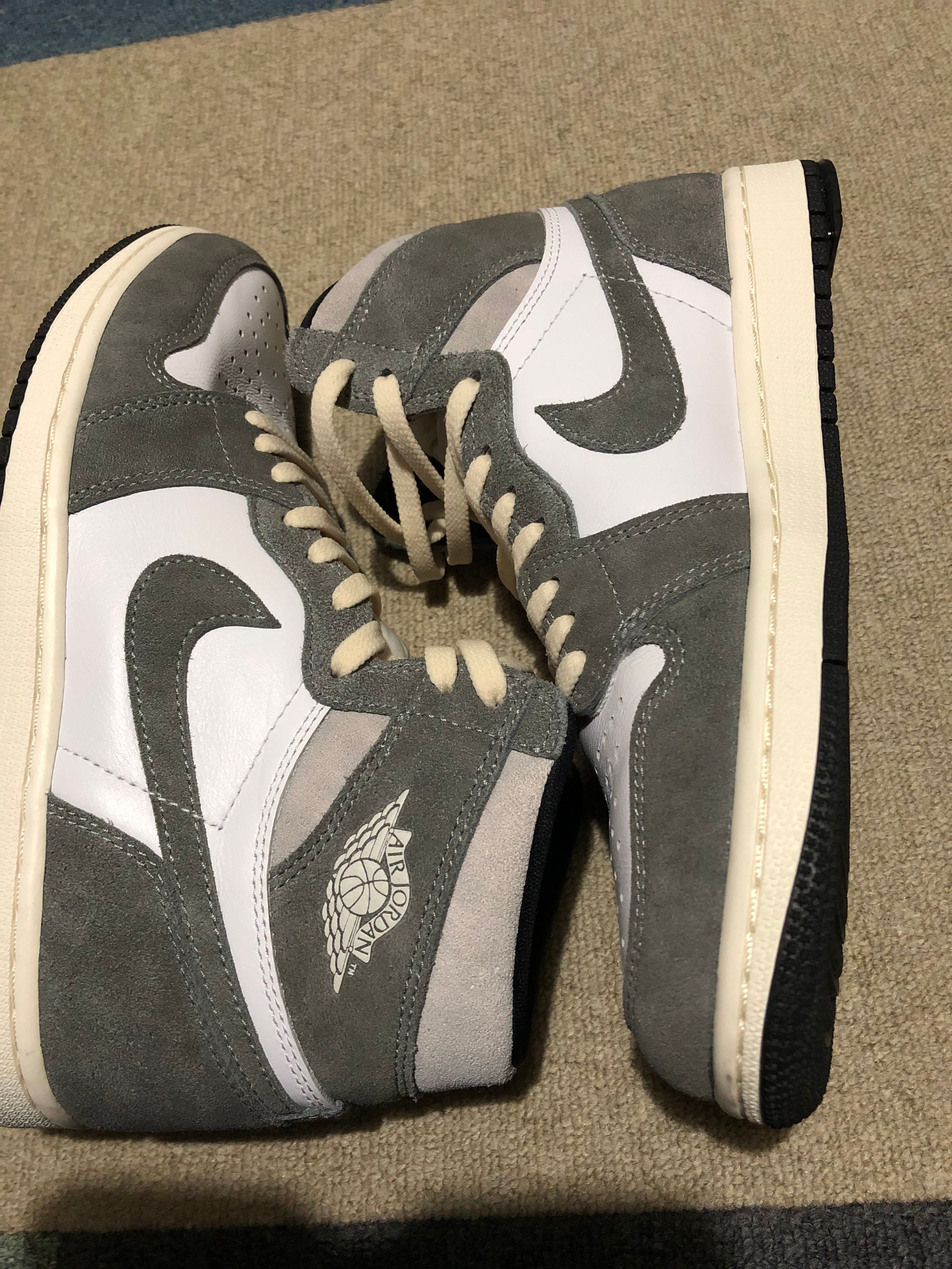 Nike Air Jordan 1 Retro High OG "Black and Smoke Grey"