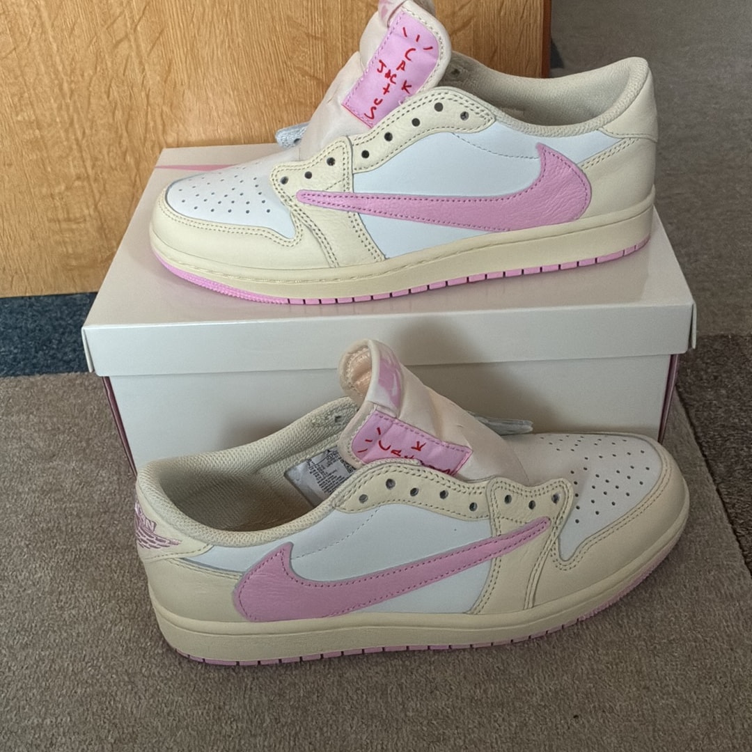 Travis Scott × Nike Air Jordan 1 Retro Low OG "Muslin/Shy Pink"