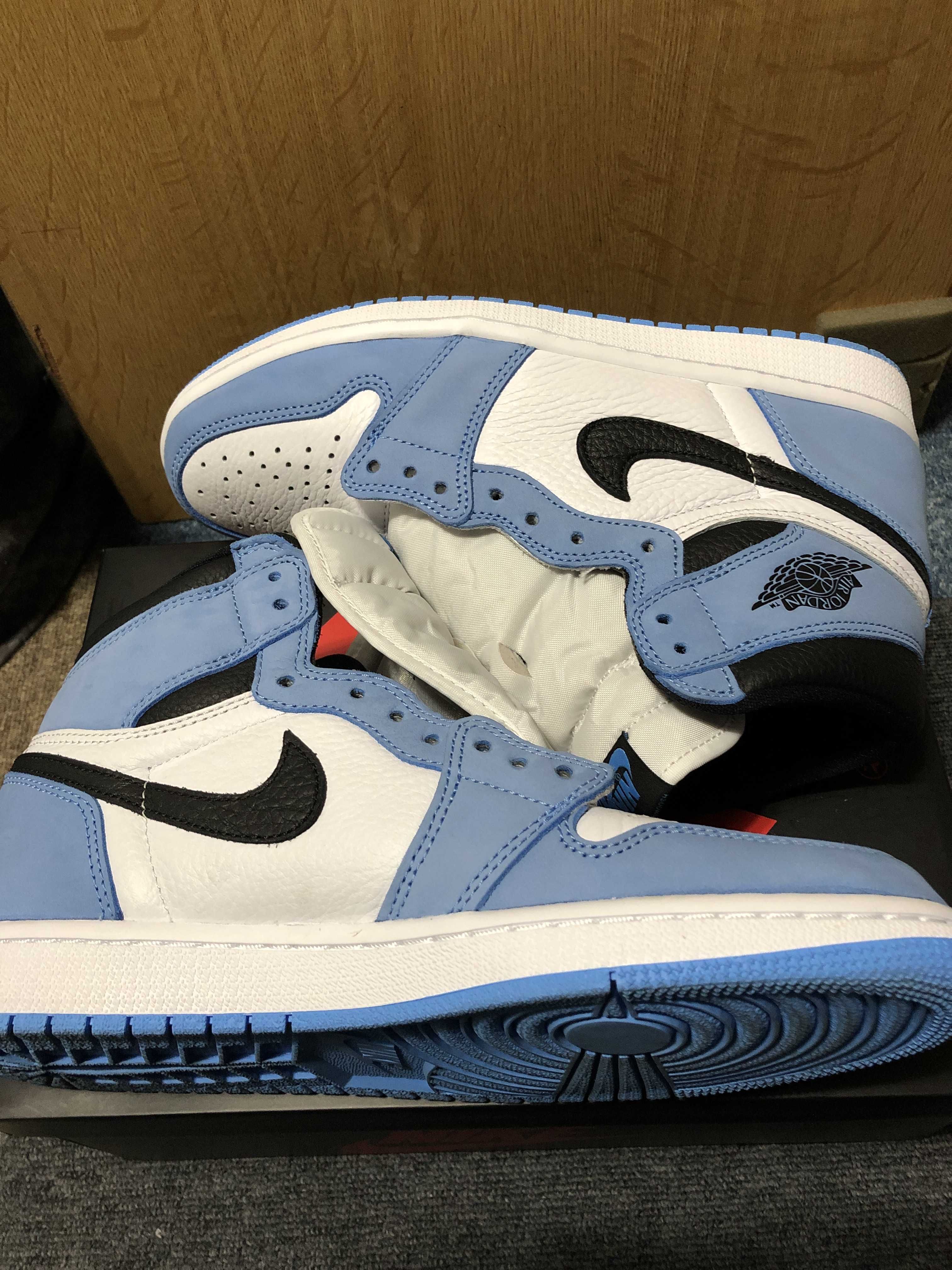 Nike Air Jordan 1 High OG "University Blue"