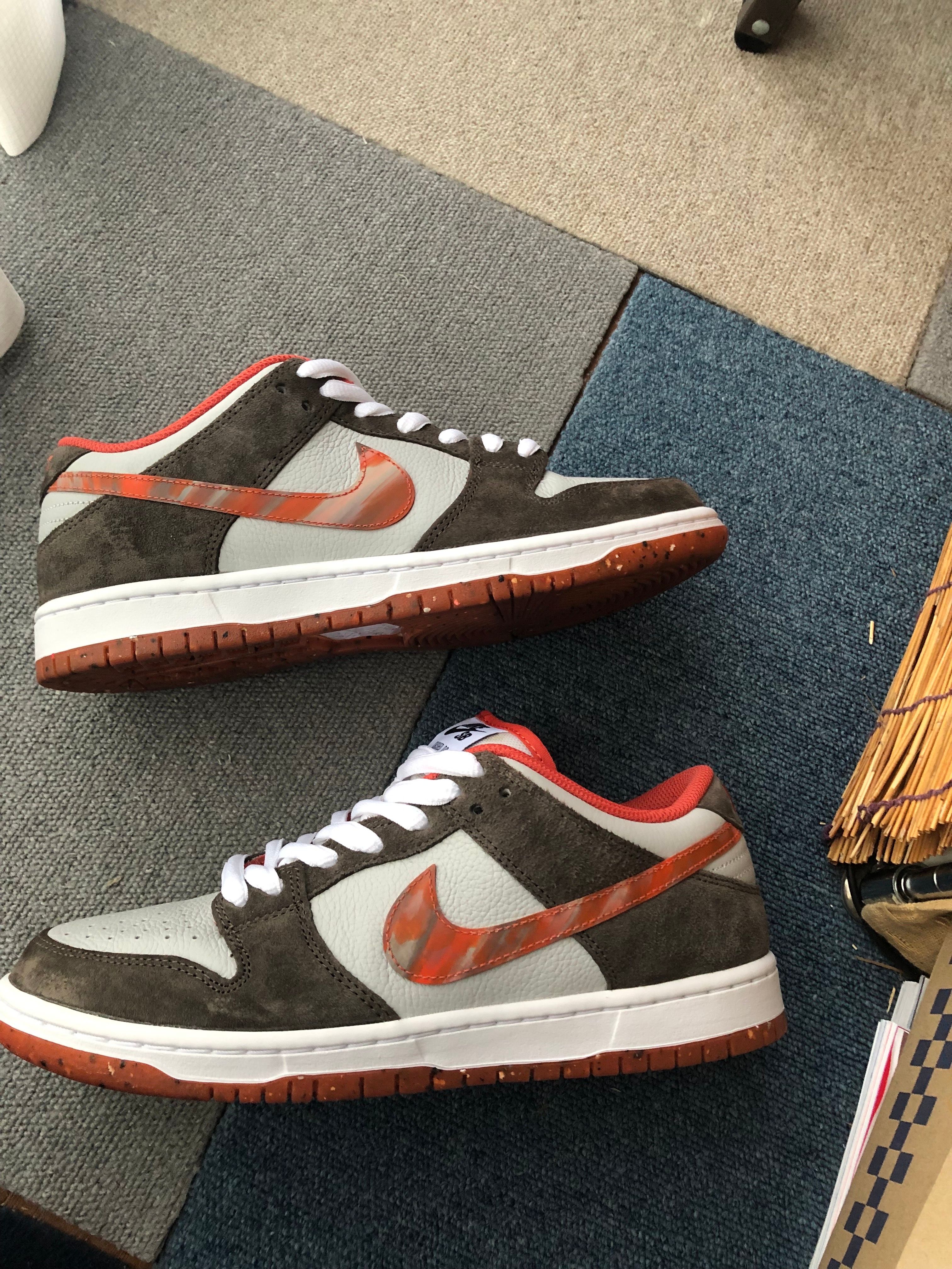 Crushed Skate Shop × Nike SB Dunk Low QS "Olive Grey/Mantra Orange"