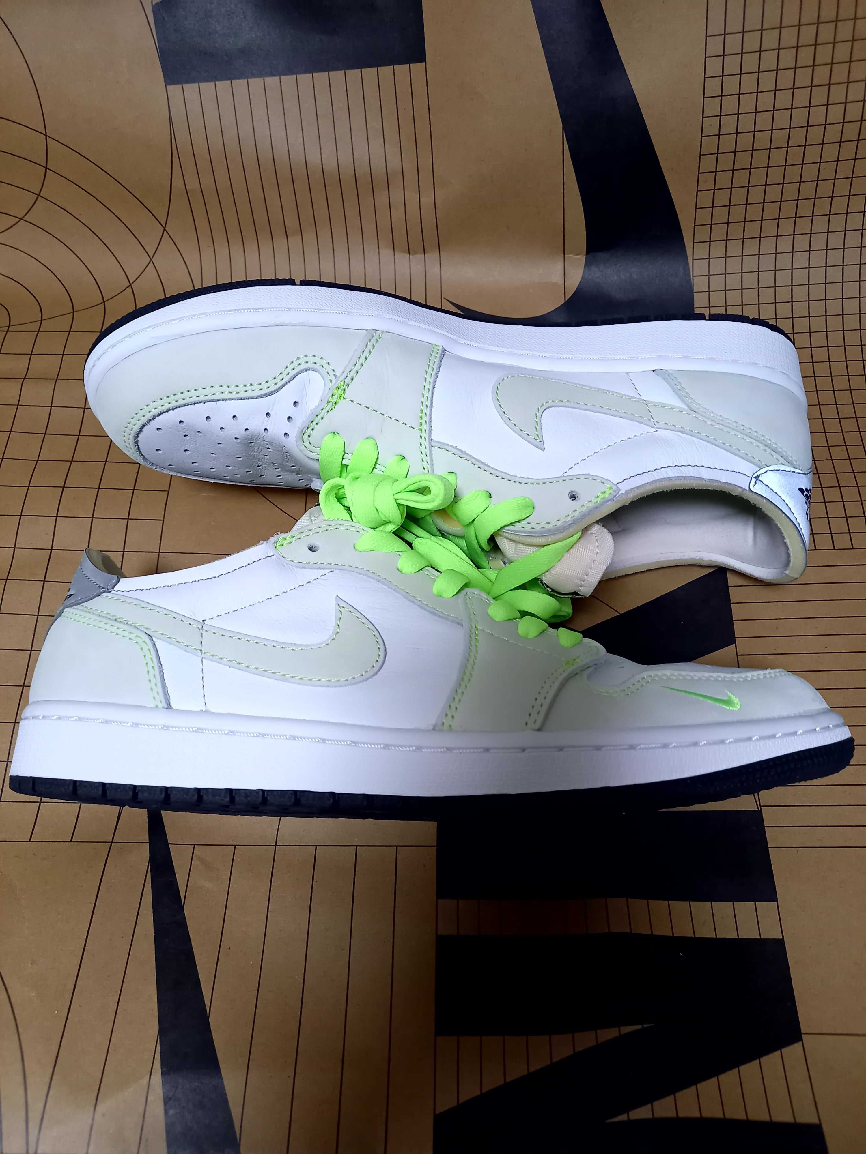 Nike Air Jordan 1 Low OG "Ghost Green"