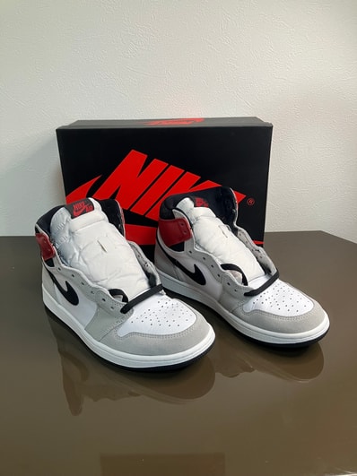 Nike Air Jordan 1 High OG "White/Black/Light Smoke Grey"