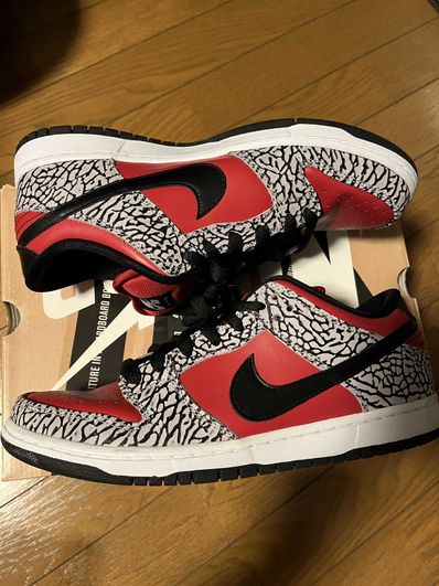 Supreme × Nike SB Dunk Low "Red Cement"(2012)