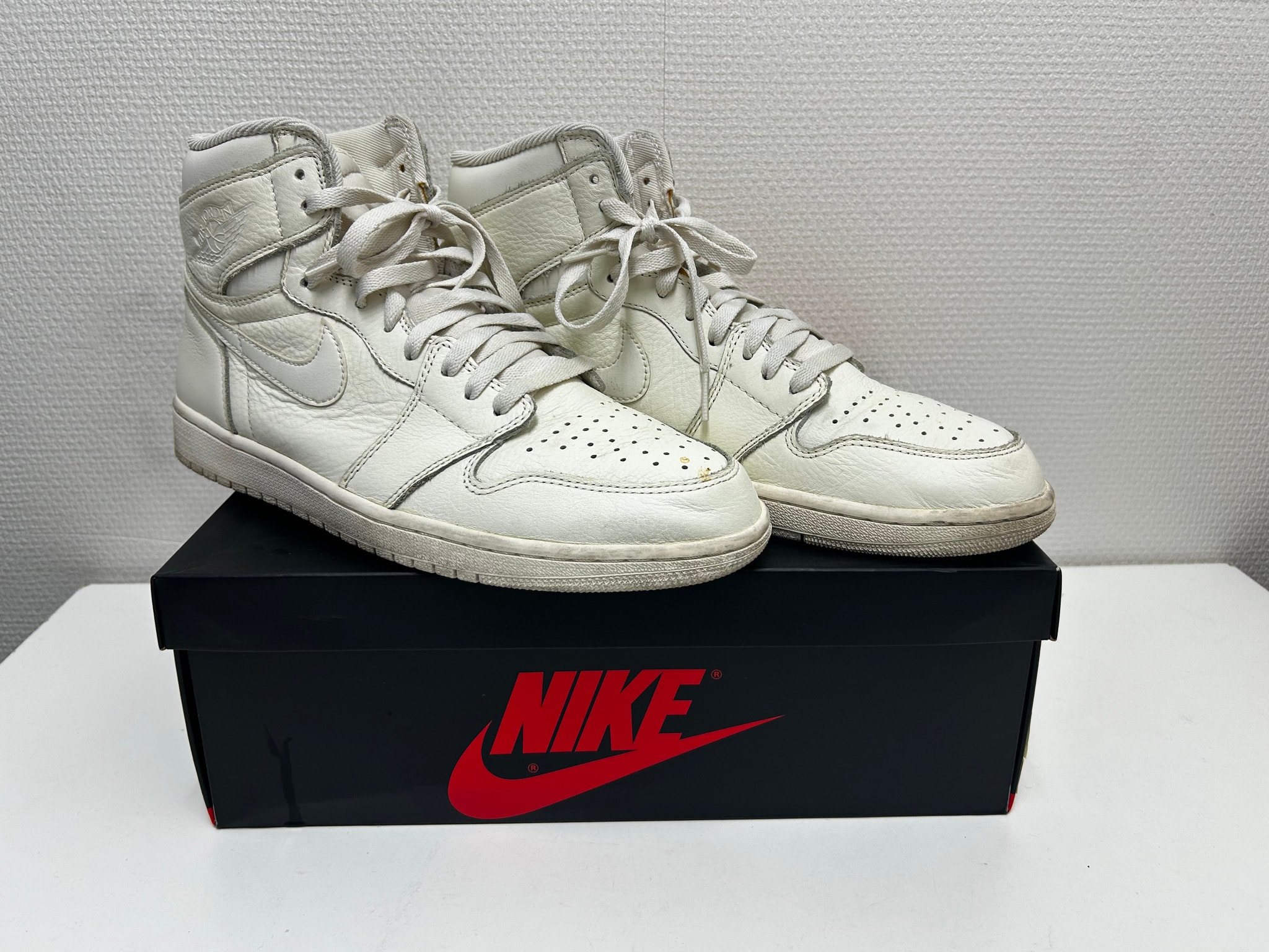 Nike Air Jordan 1 Retro High OG "Sail"