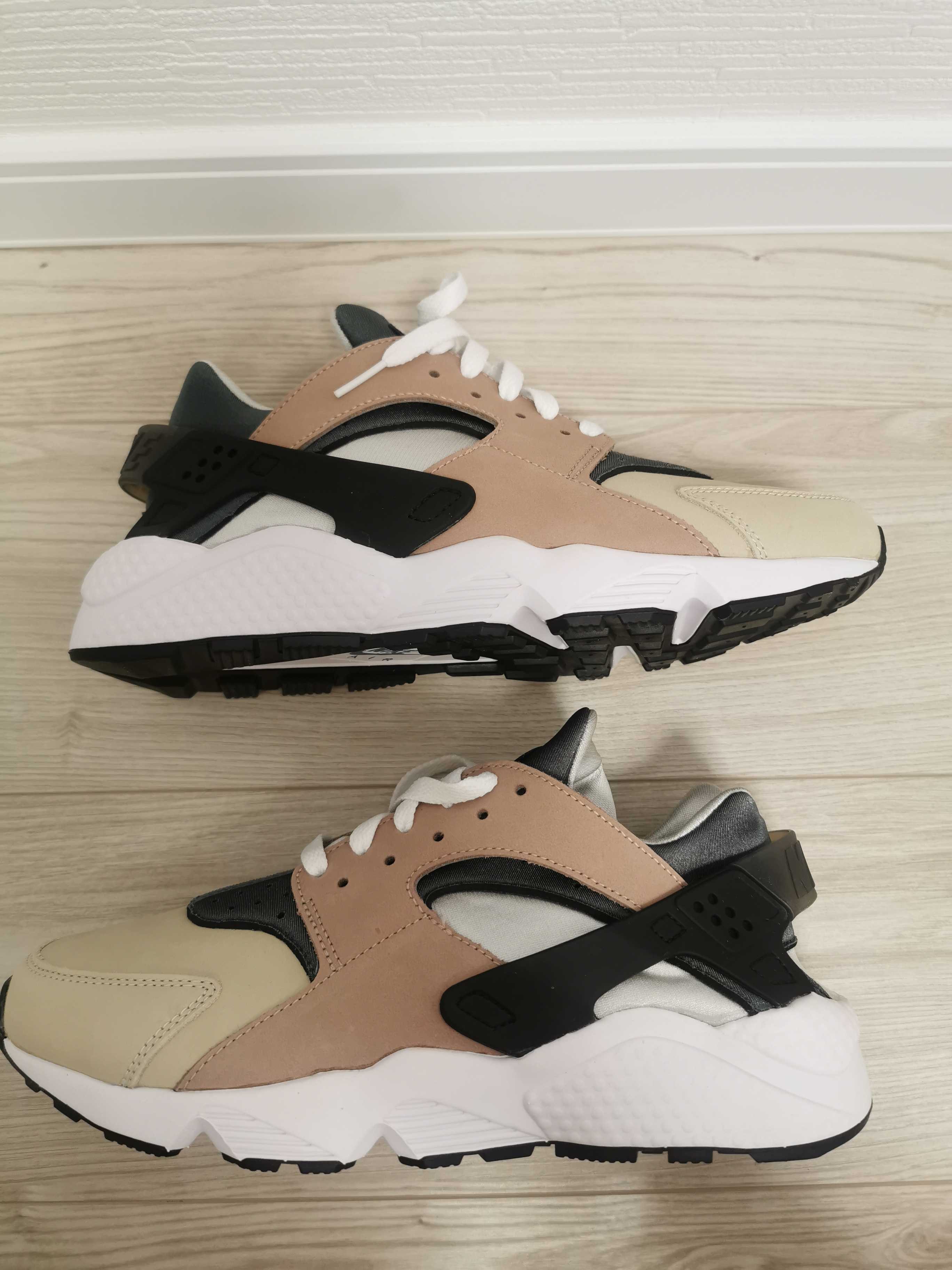 Nike Air Huarache "Escape" (2021)